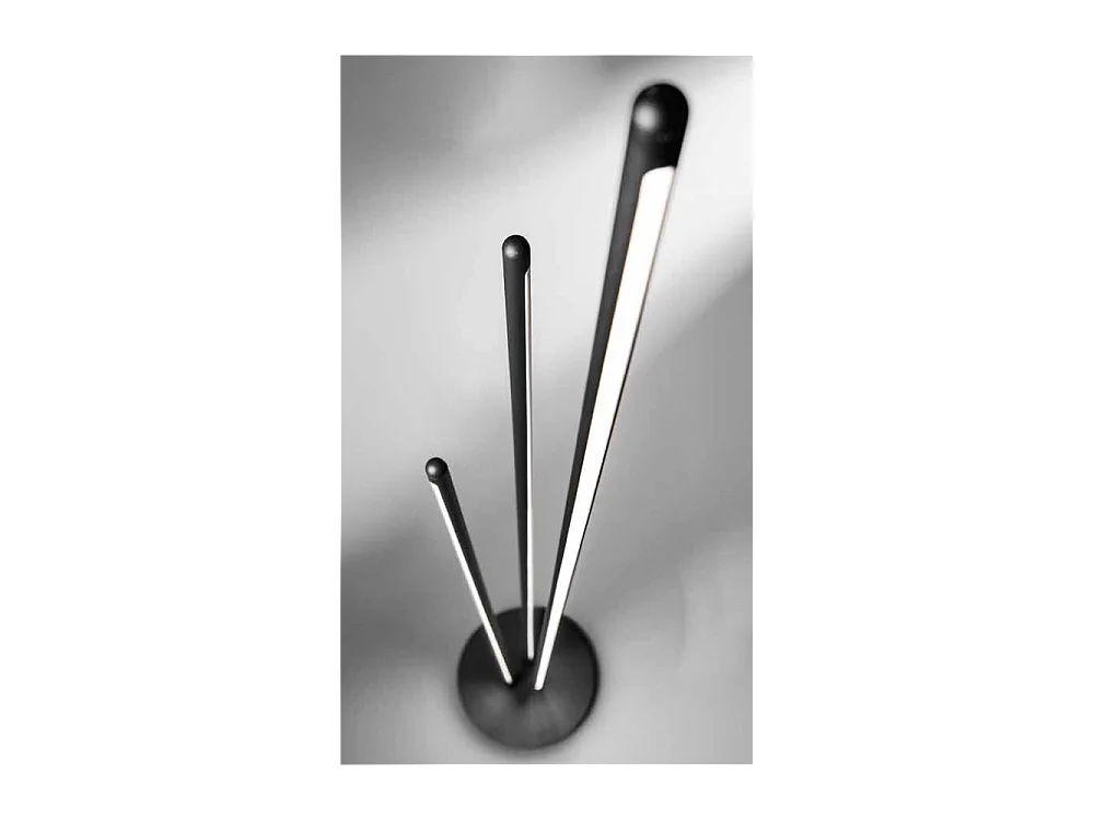 Candeeiro de pé LED TWINS de design da Perenz em metal preto