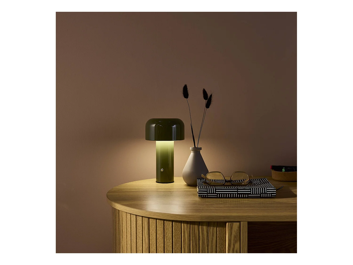 Lámpara led de metal para mesa interior, 13cm verde