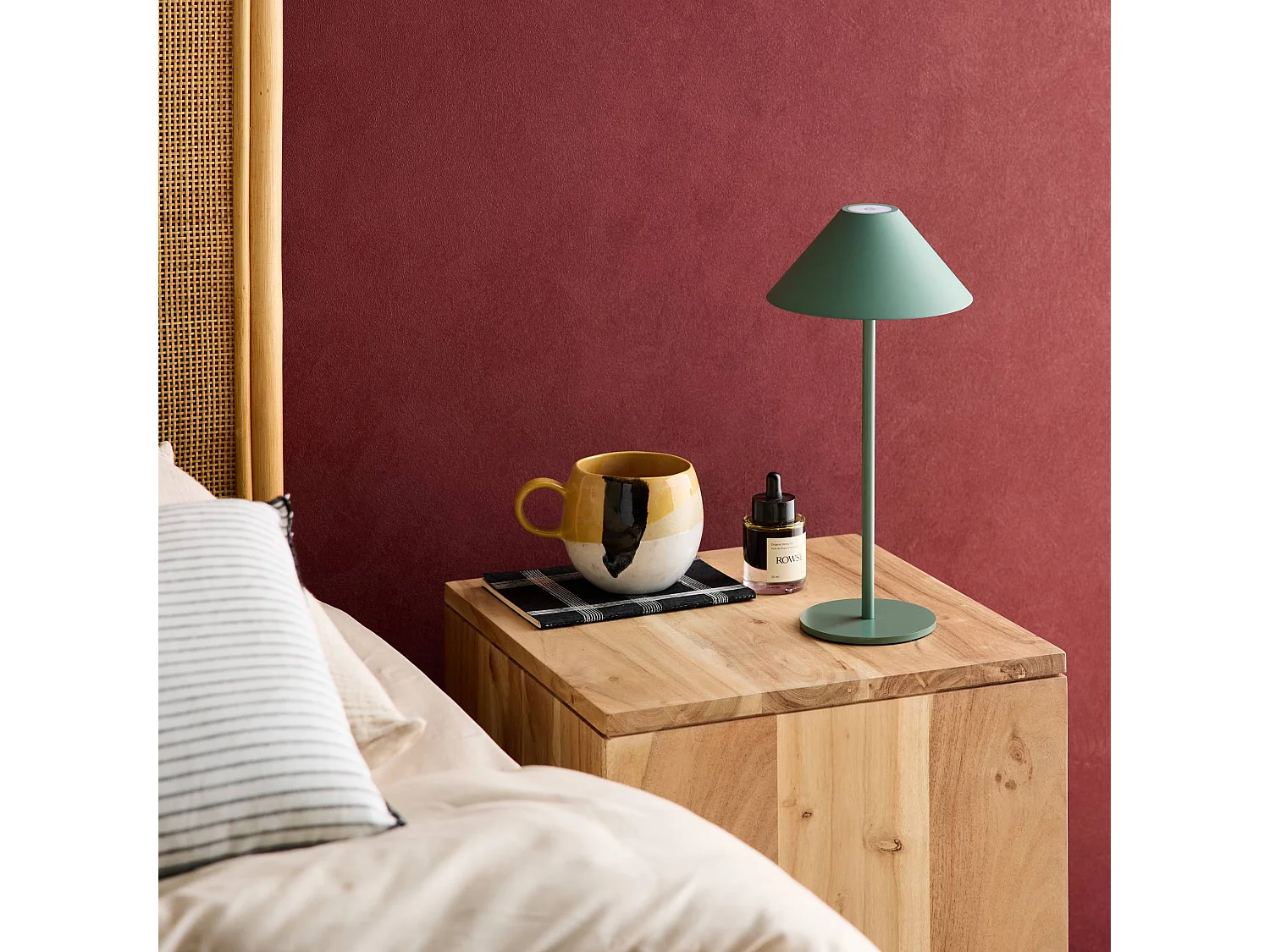 Lampe à poser intérieur/extérieur LED sans fil rechargeable Adam vert céladon H 135cm Ø 19cm