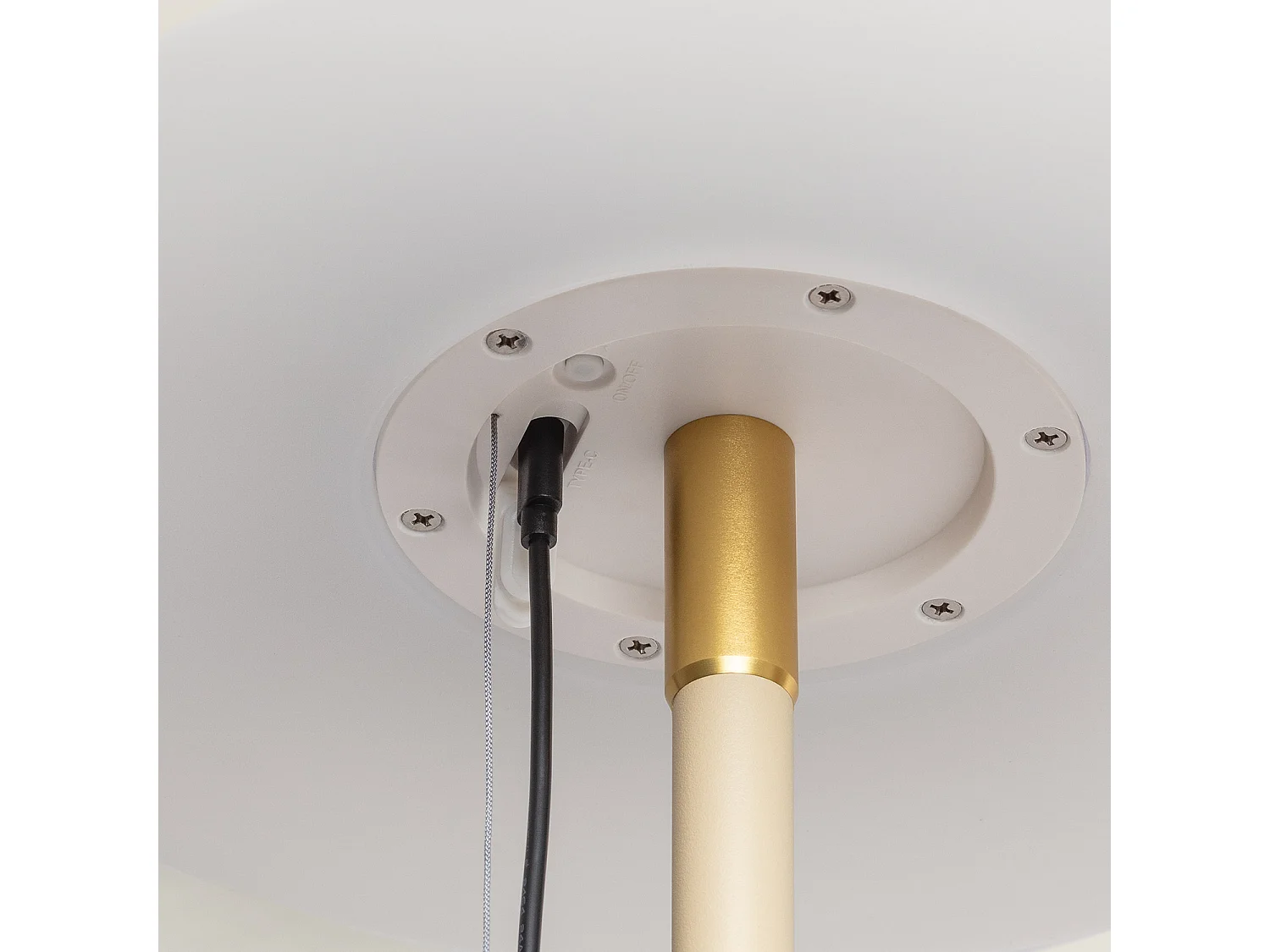 Lámpara de Pie Solar Exterior LED 2.6W Metal Aldana Crema