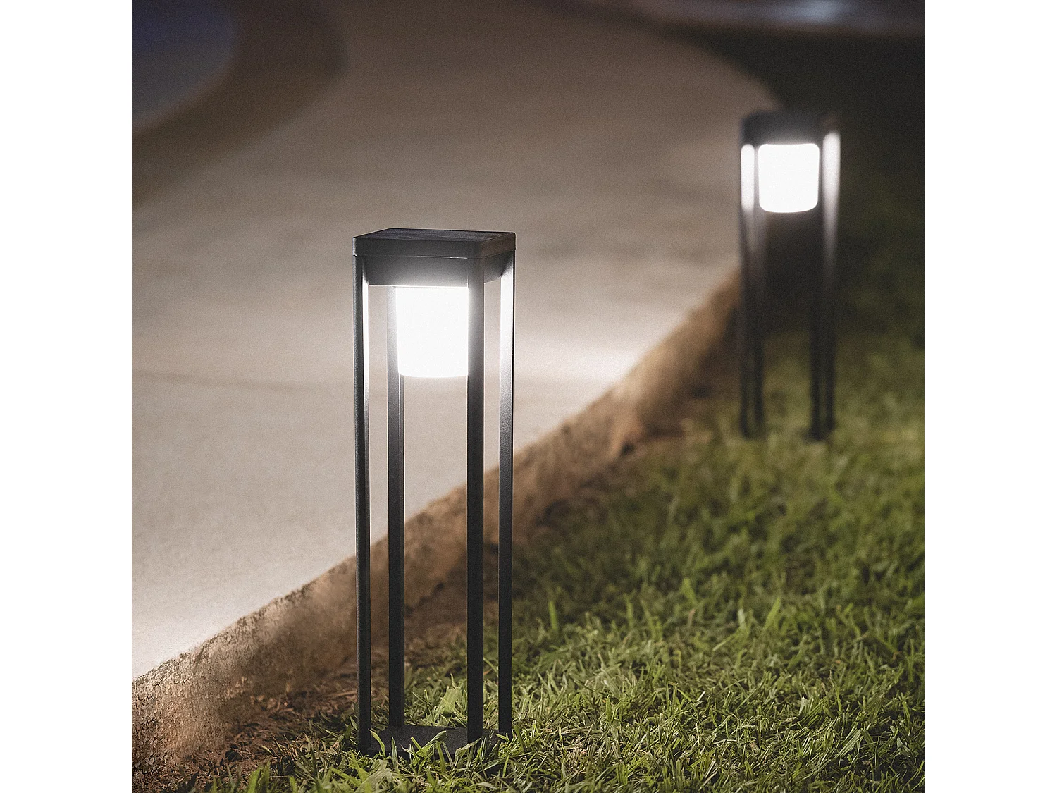 Balise sur Pied Extérieure Solaire LED 2,5W 40cm Aluminium avec Détecteur de Mouvement Devah Noir