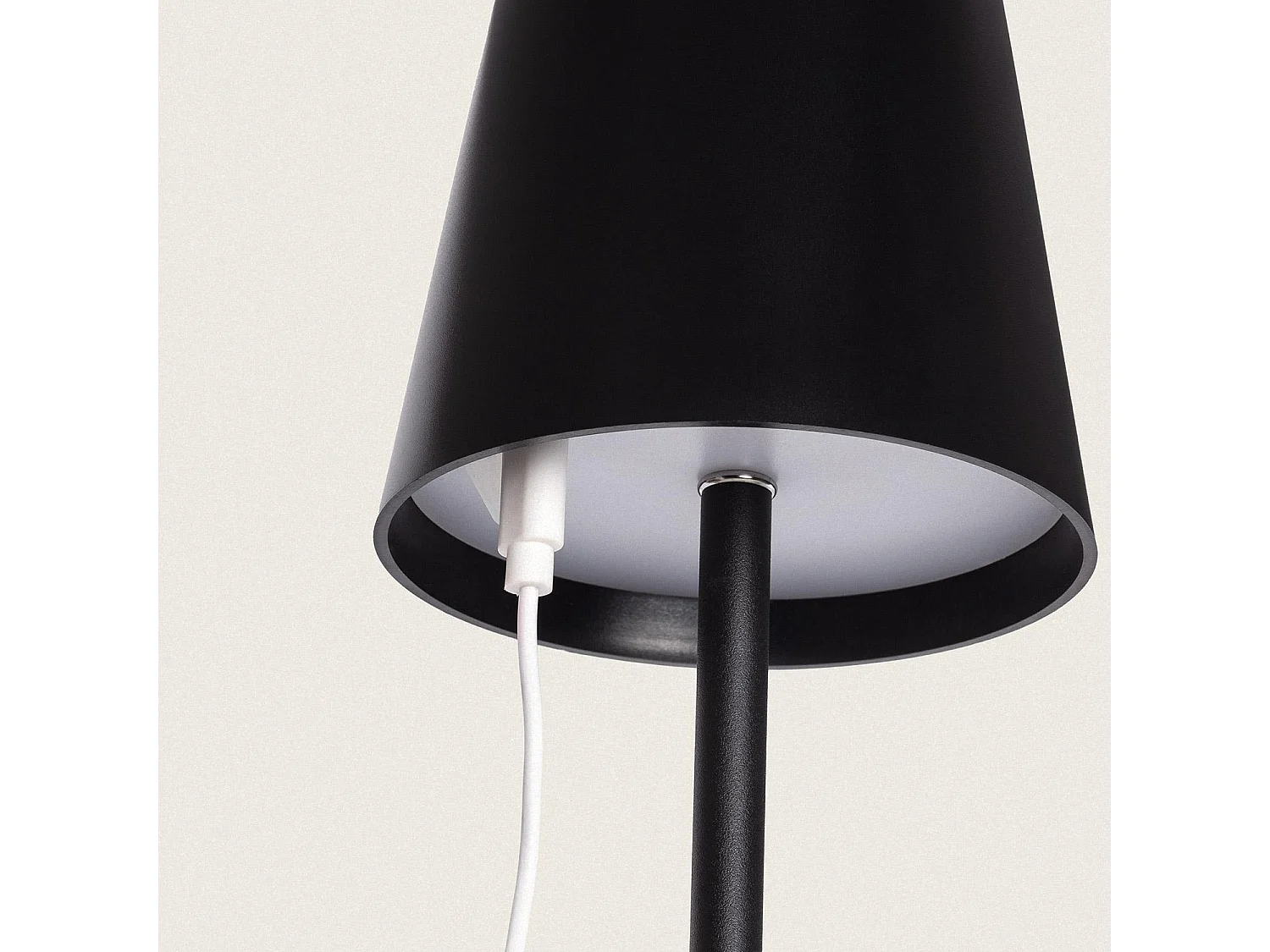 Balise LED 3W Extérieure Batterie USB Rechargeable Aluminium sur Piquet 80cm Anisa Noir
