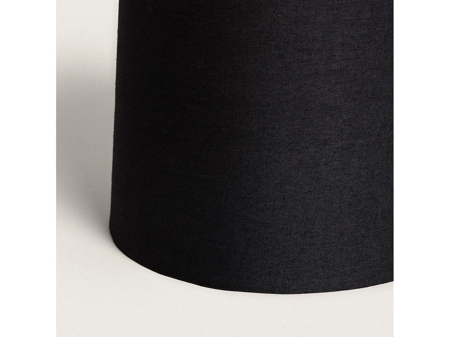 Pantalla Lámpara Tela Natya Negro