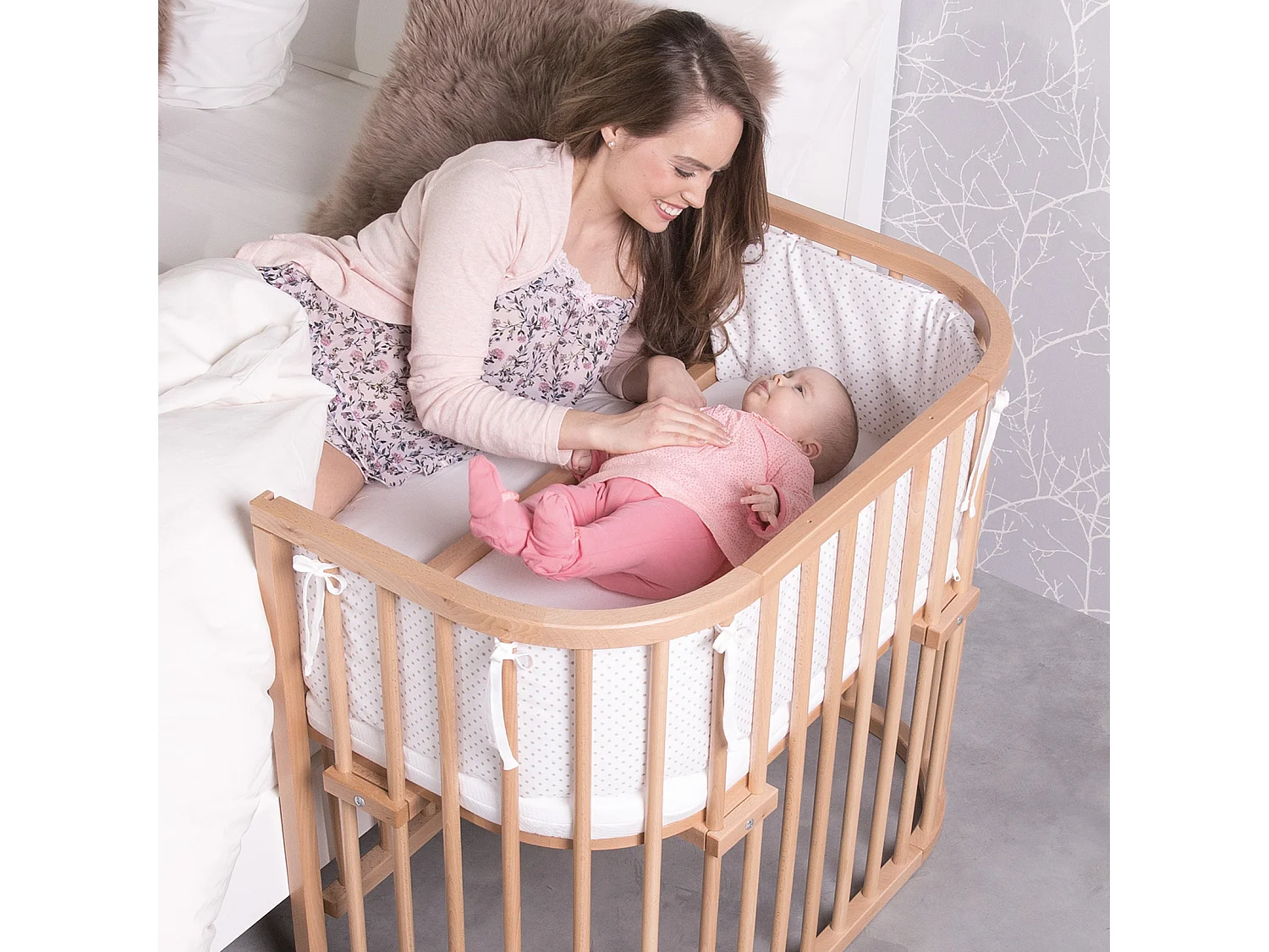 Großes Cododo Wiegenbett aus Naturholz mit Matratze - Maxi Comfort +