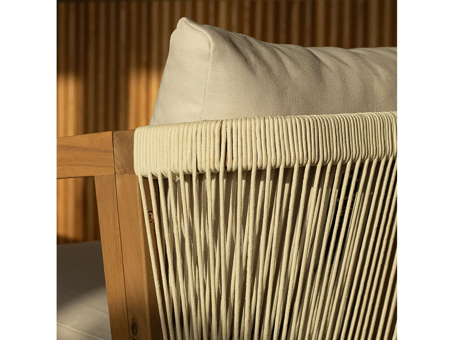 Now's Home - Salon De Jardin 4 Places En Bois D'acacia  Avec Coussin Beige Fidji