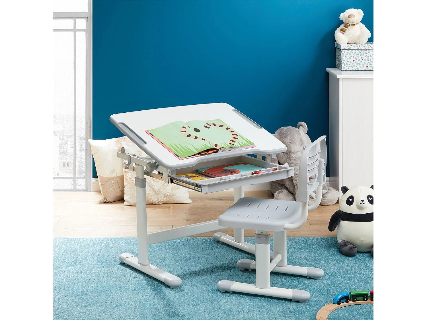 Ensemble bureau et chaise pour enfant TUTTO table et chaise réglable en hauteur, pupitre inclinable, métal blanc et plastique gris