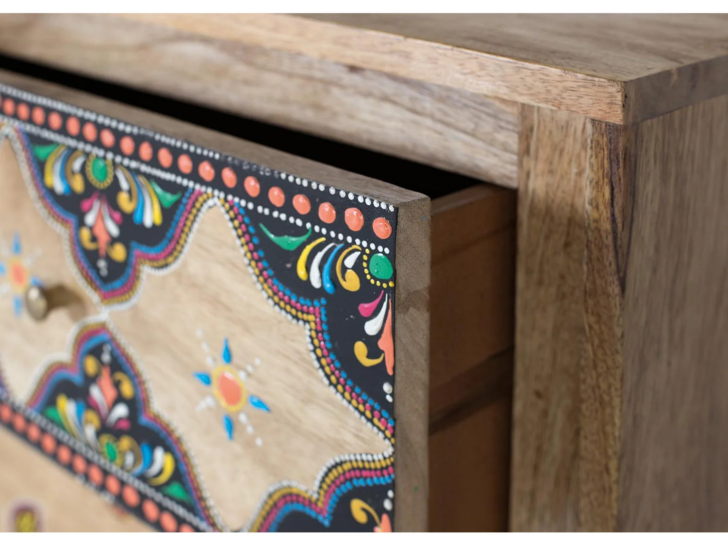 Cómoda en madera maciza de mango con detalles pintados a mano