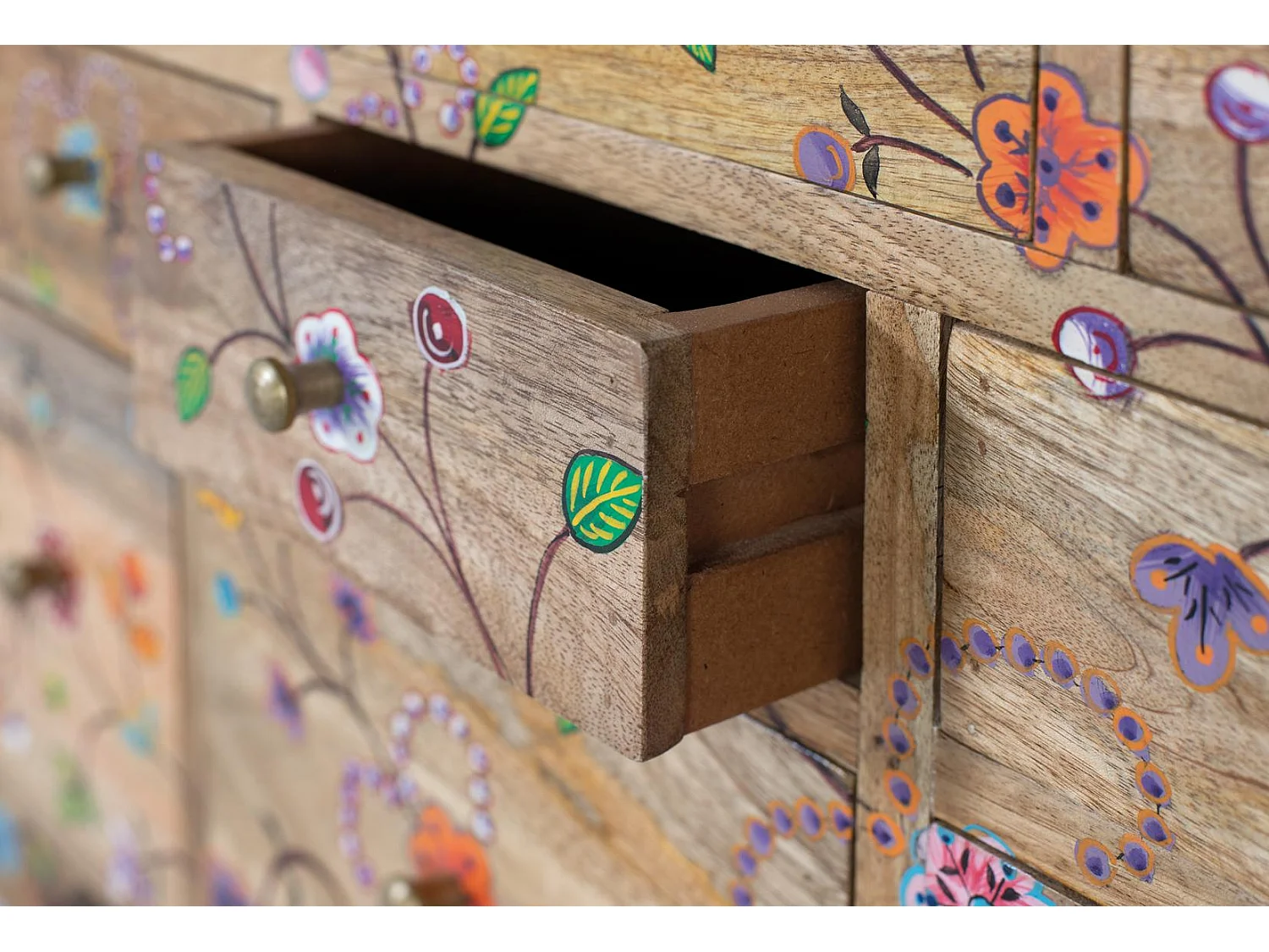 Cassettiera con 10 cassetti intagliata a mano in legno di mango