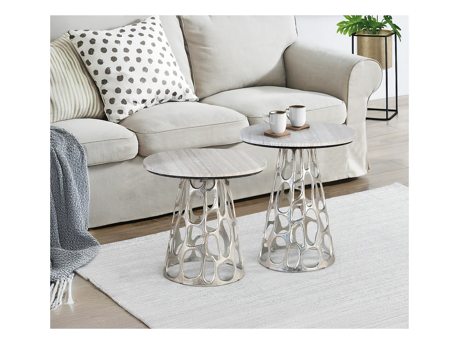 Set de deux tables basses avec plateau circulaire en marbre