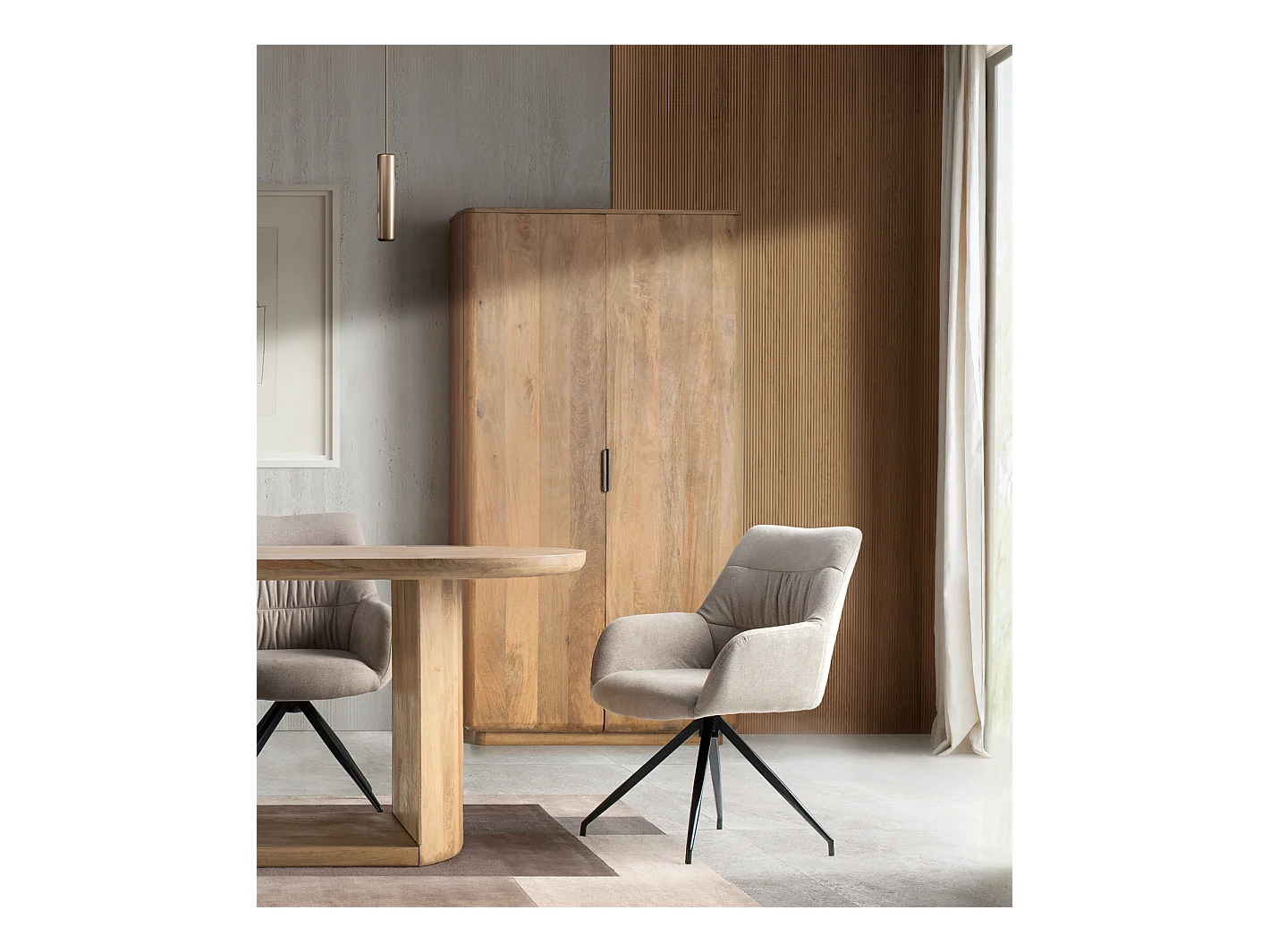 Armoire en bois de manguier aux coins arrondis