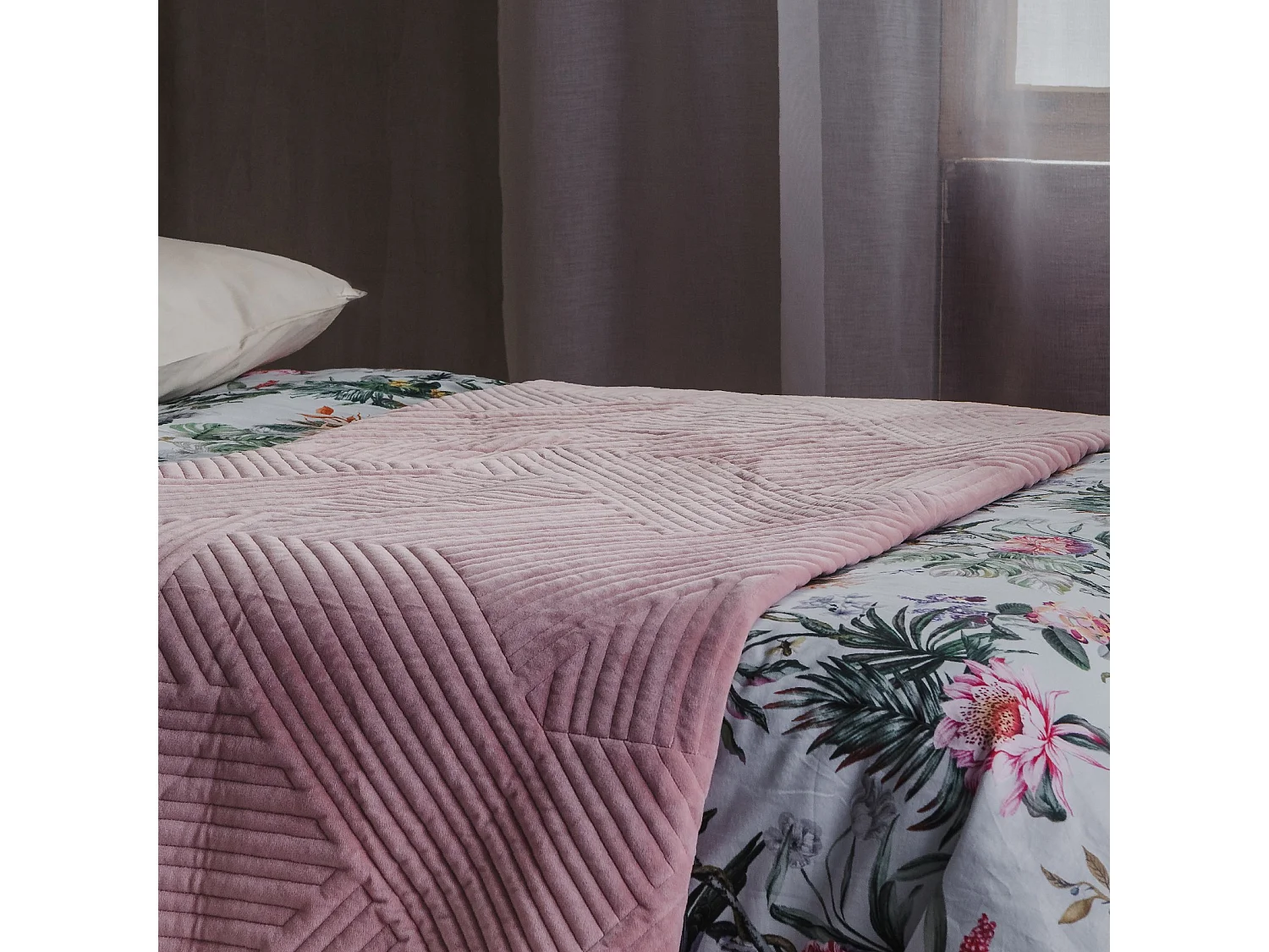 Tagesdecke Minister, Blassrosa, 240 x 260 cm