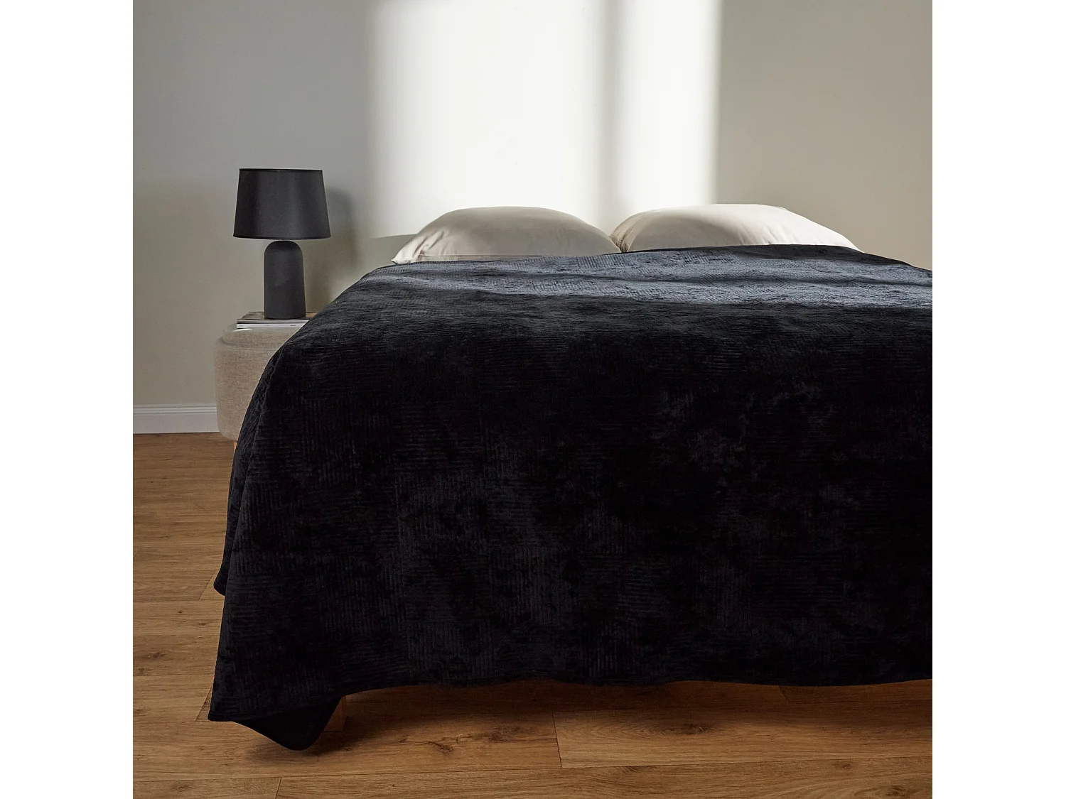 Tagesdecke Quadron mittelschwarz 200 x 220
