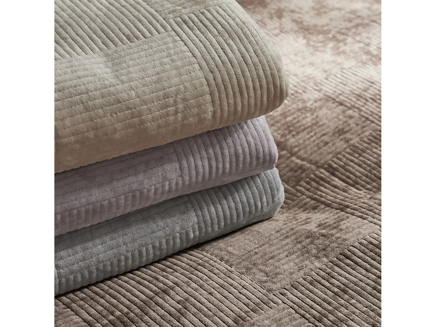 Jeté de lit Quadron Violet Clair Polyester 200 x 220