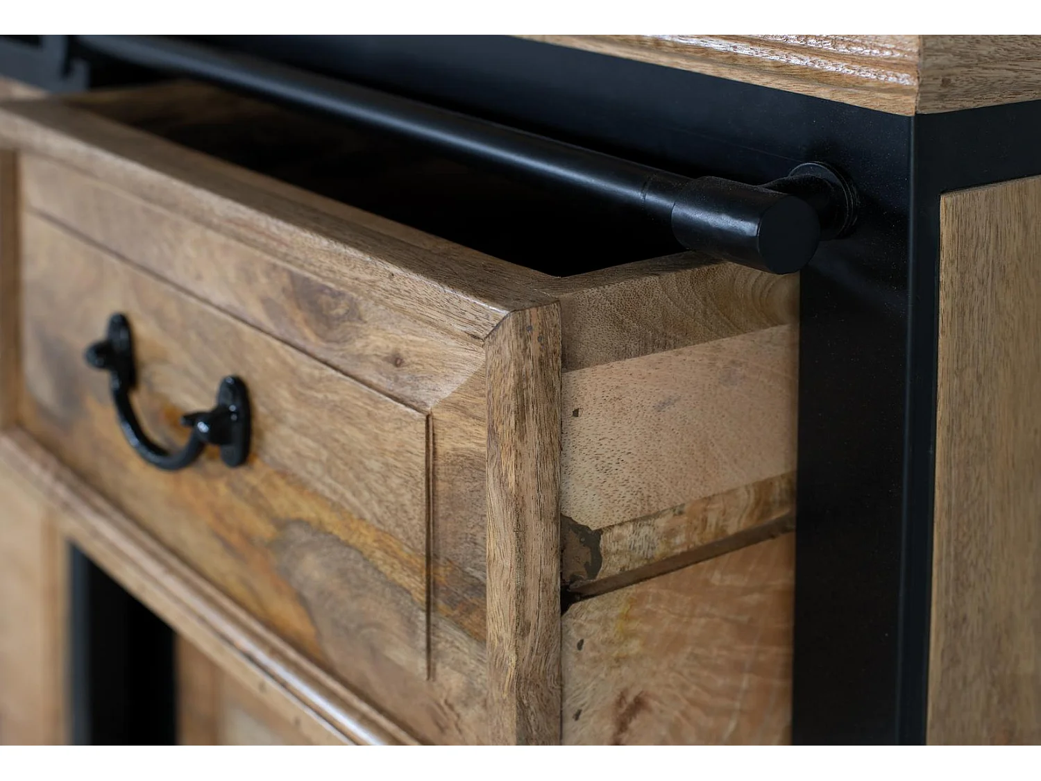 Buffet de style industriel réalisé à la main en bois de manguier 2m