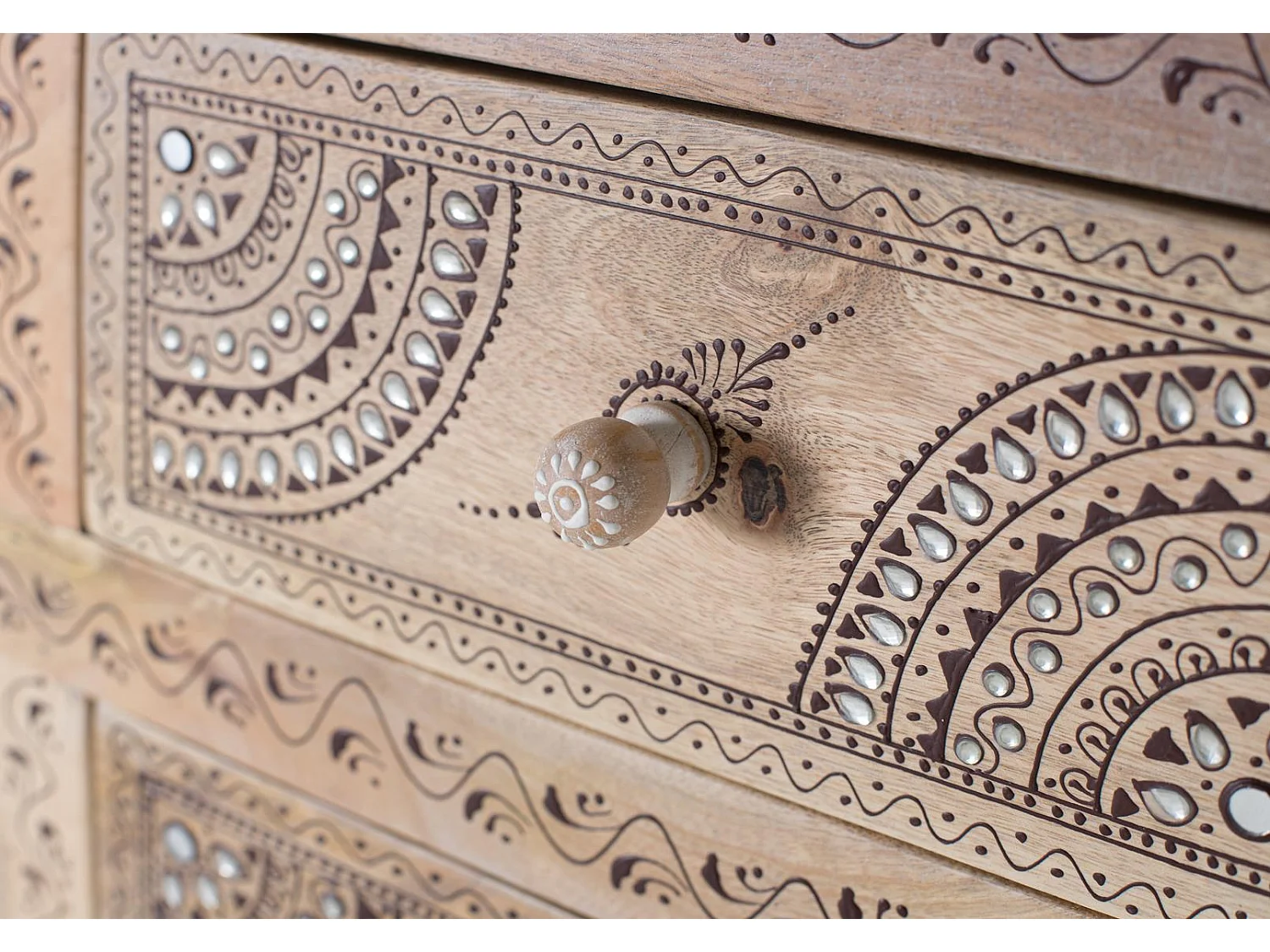 Buffet en bois de manguier et MDF et détails peints à la main