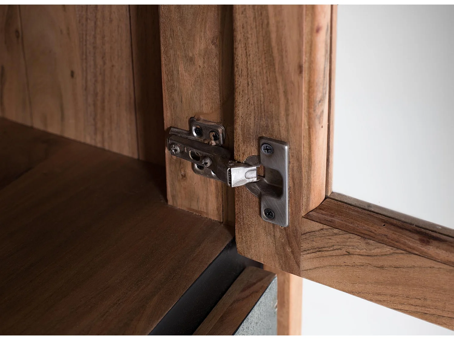 Handgefertigtes Sideboard aus Akazienholz 110 cm