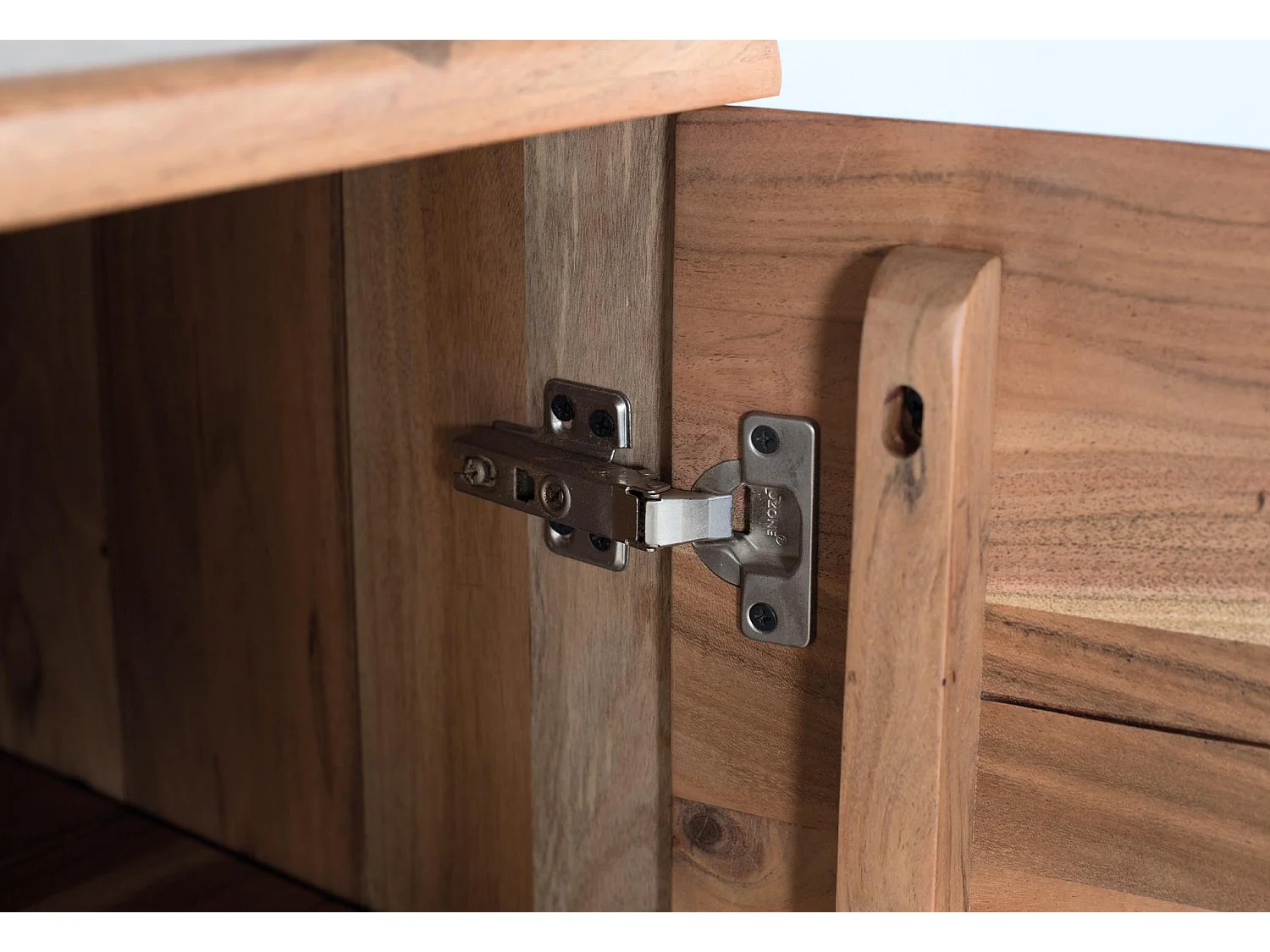 Buffet fabriqué à la main en bois d'acacia 170cm