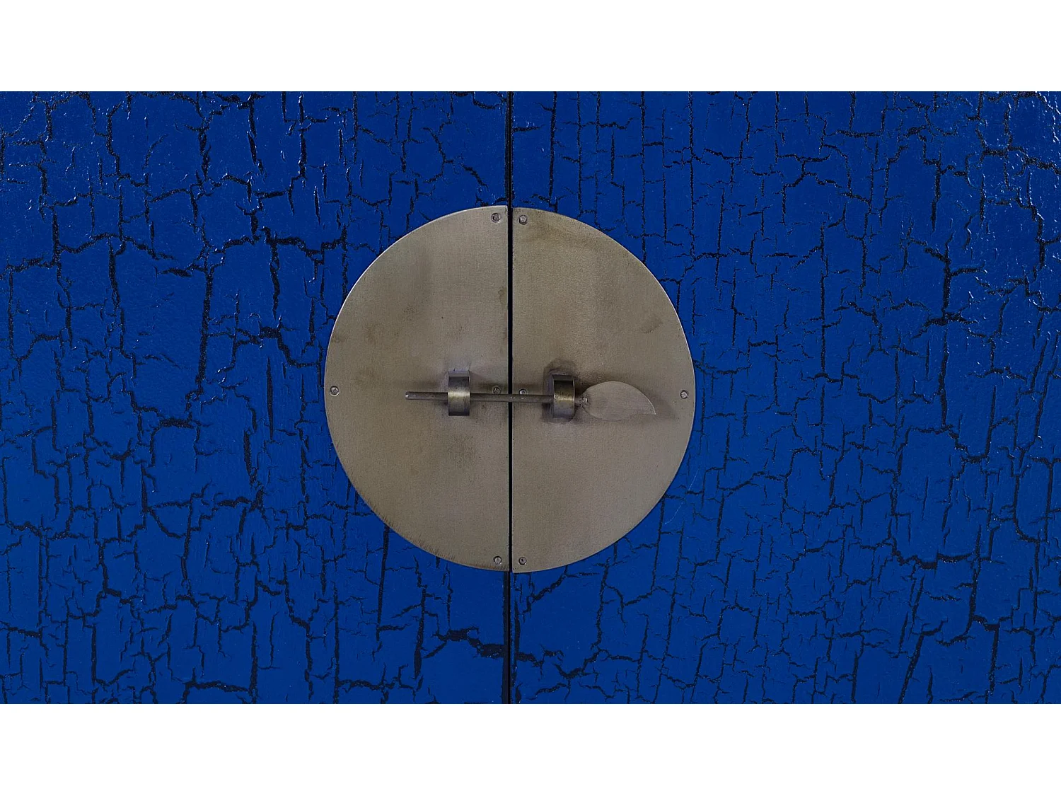 Buffet à portes multiples et tiroirs bleus