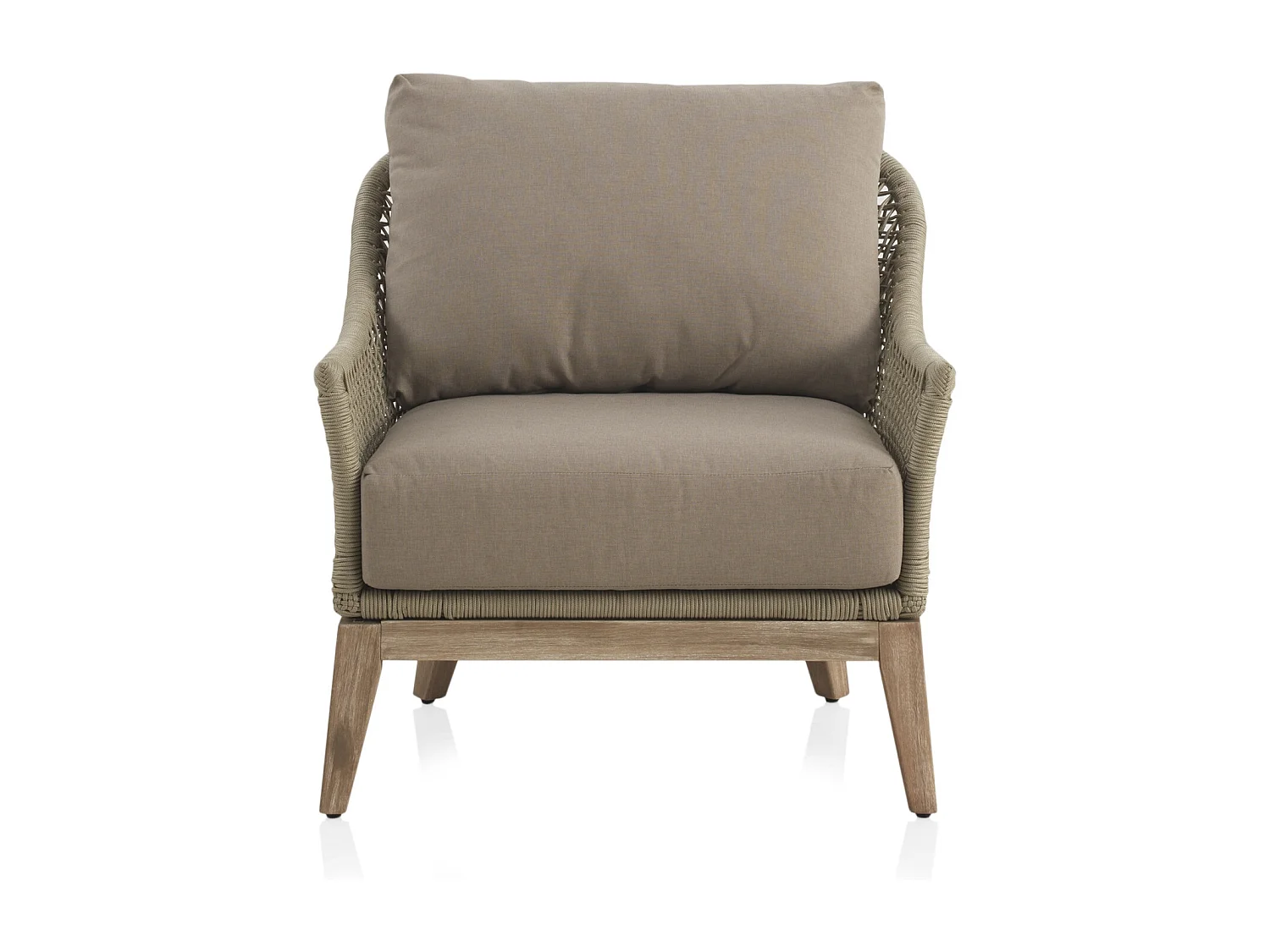 Poltrona in acacia intrecciata con cuscini color tortora