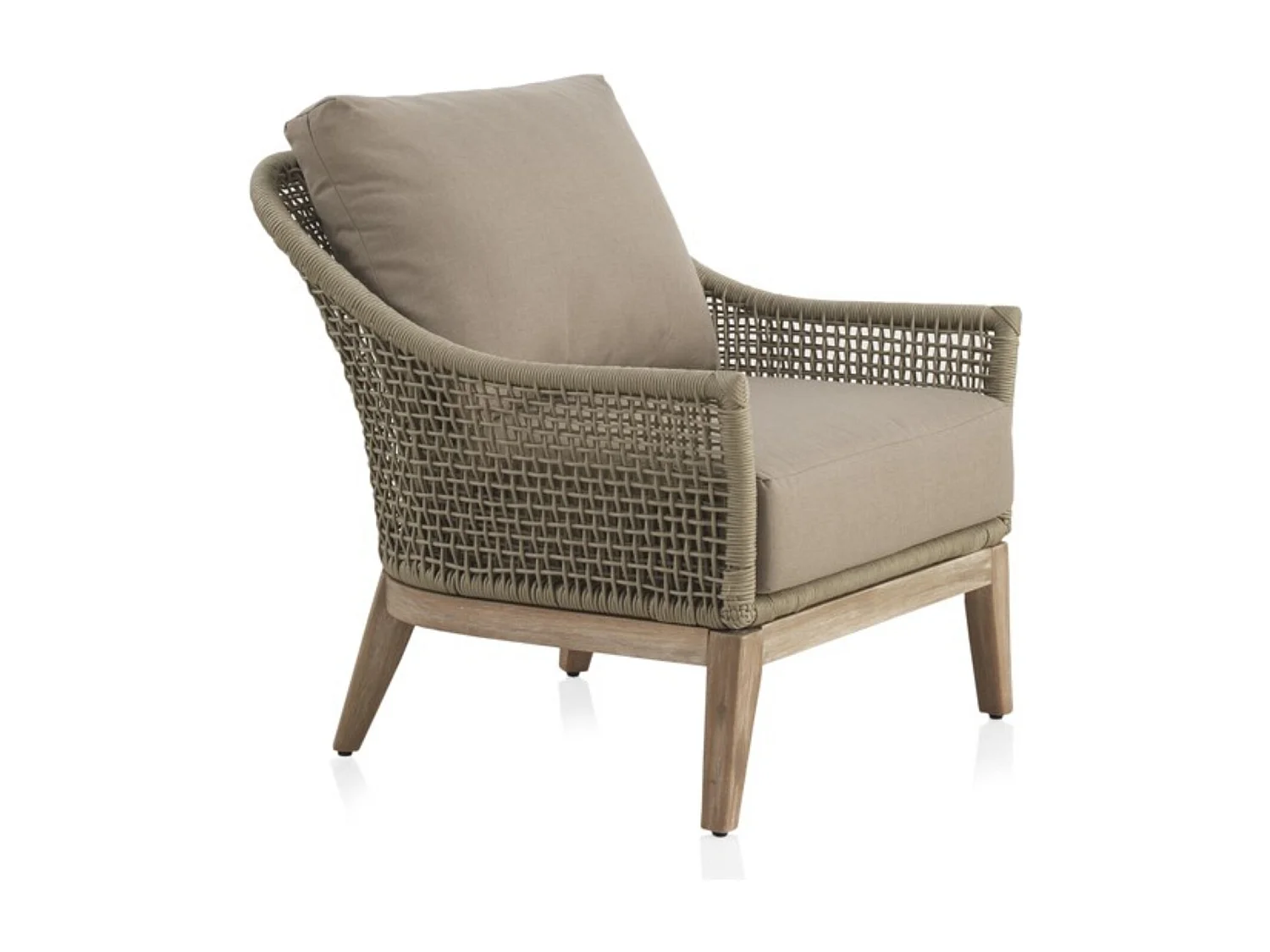 Poltrona in acacia intrecciata con cuscini color tortora