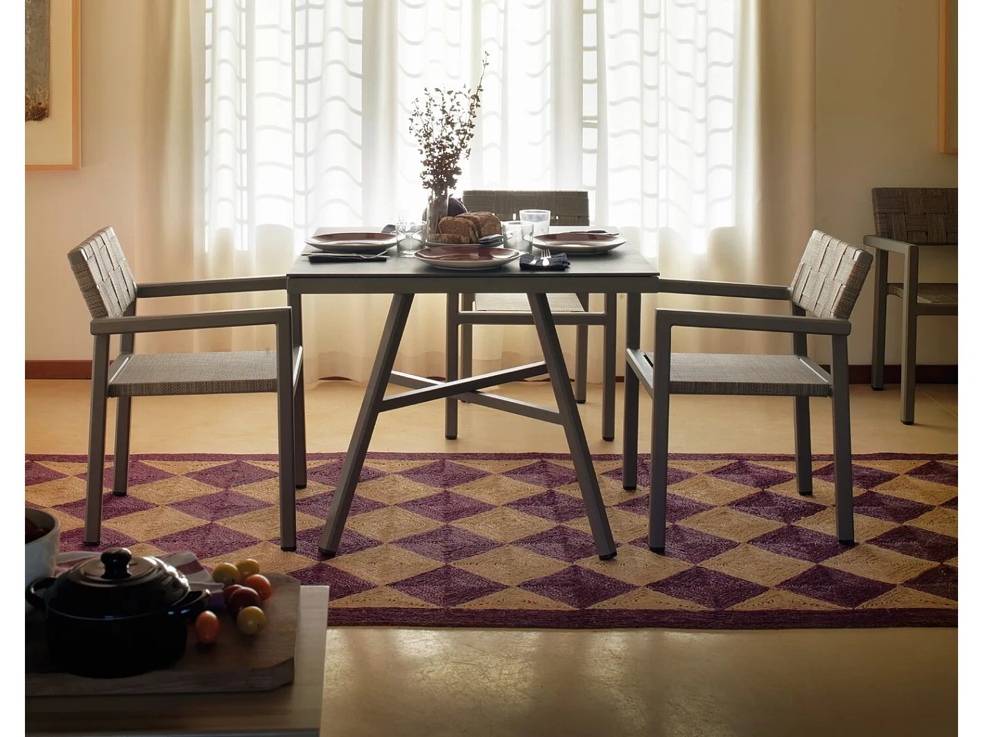 Table carrée aluminium et verre trempé effet pierre gris taupe 90X90