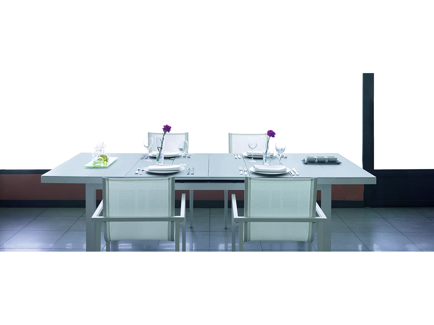 Table extensible en aluminium blanche et verre trempé 180/240X100 cm