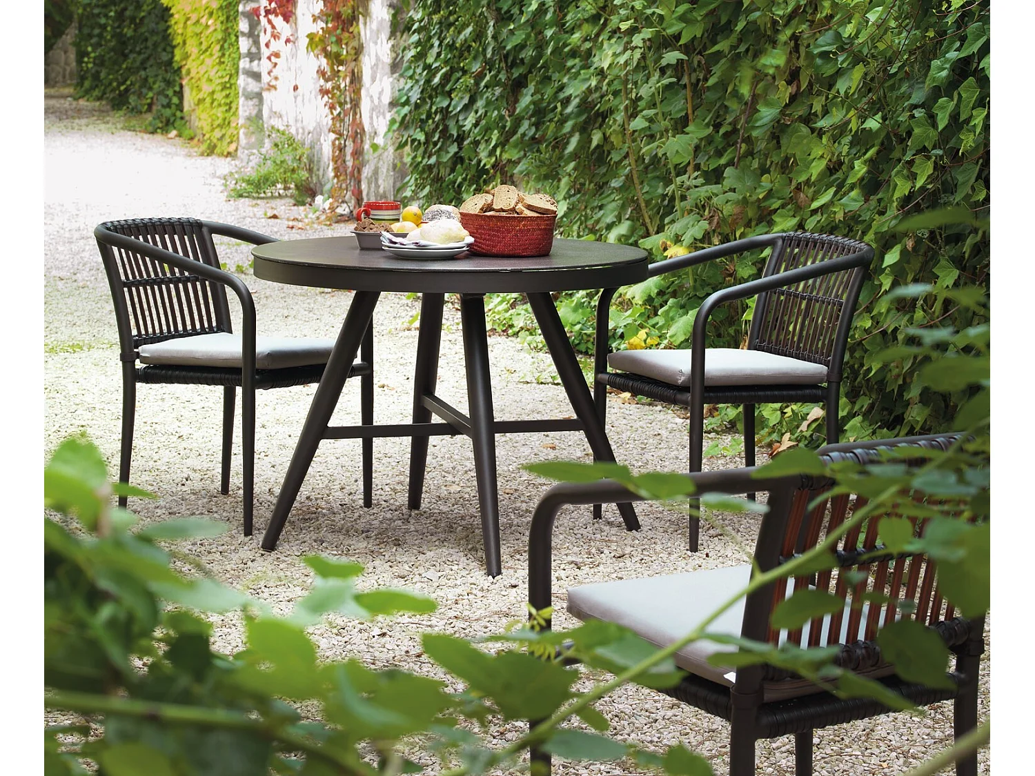 Mesa redonda de alumínio castanho e vidro temperado com efeito de pedra com 100 cm de diâmetro