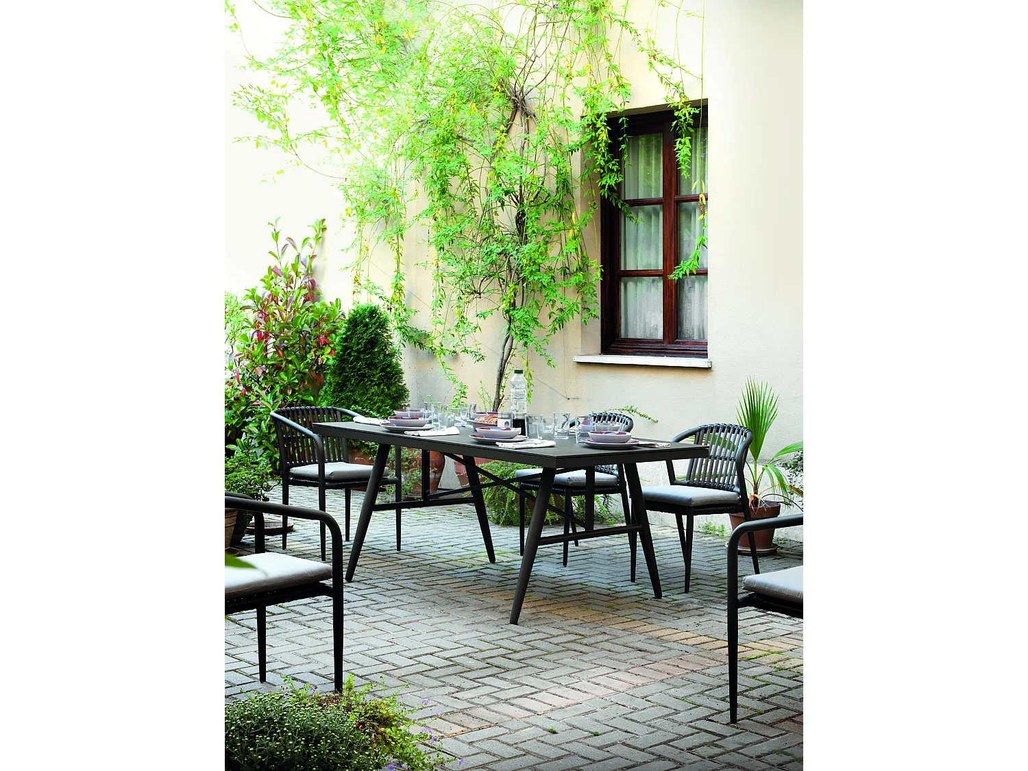 Lote de 4 sillones de aluminio y fibra marrón con cojines de lino