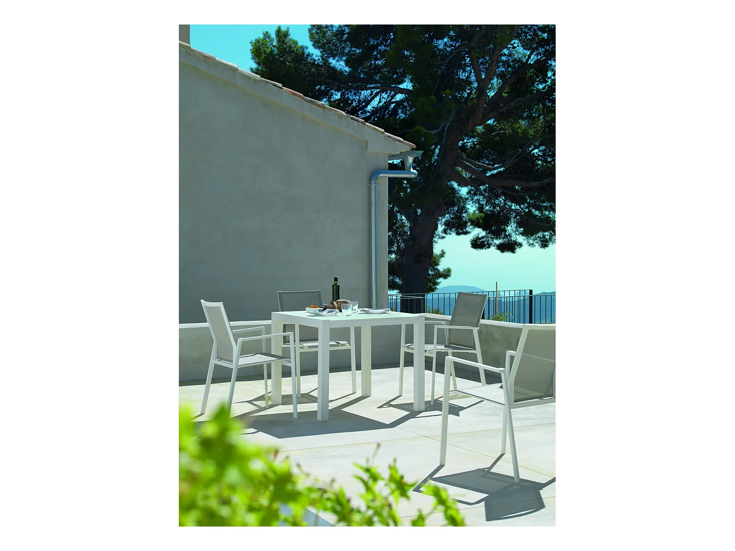 Lote de 4 sillones de aluminio blanco y tela plastificada color topo