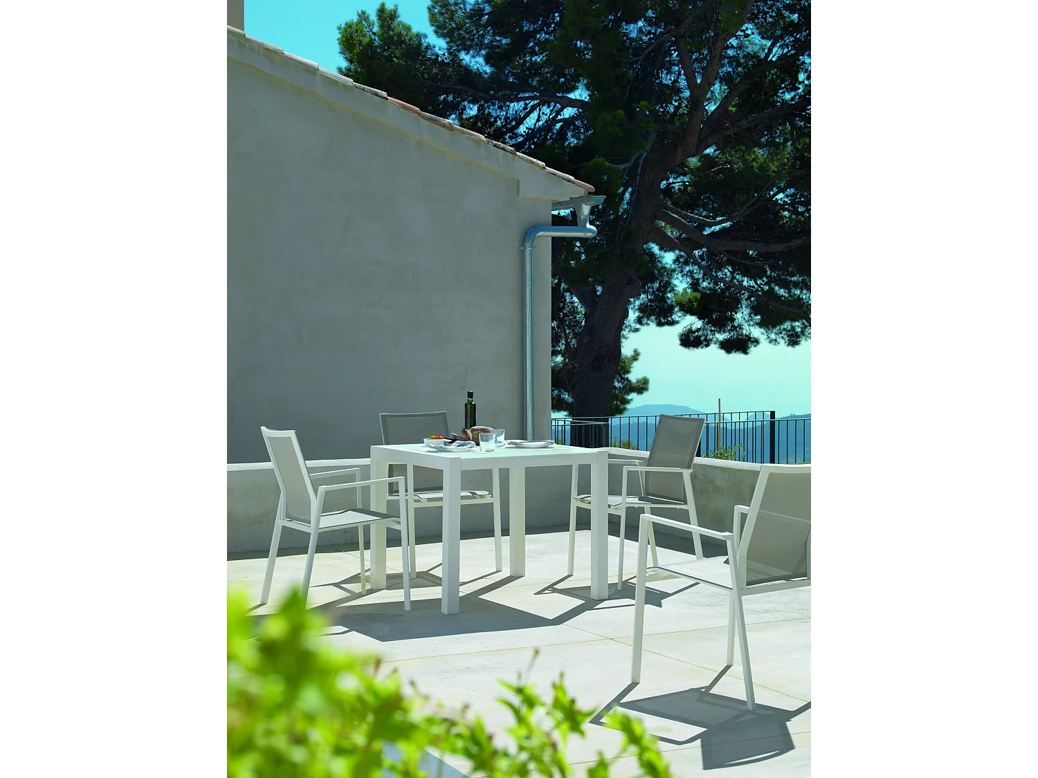 Set di 4 poltrone in alluminio bianco e tessuto plastificato tortora