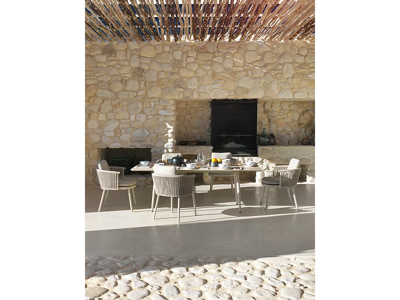 Pacote de 4 cadeirões de alumínio com corda entrançada na cor areia