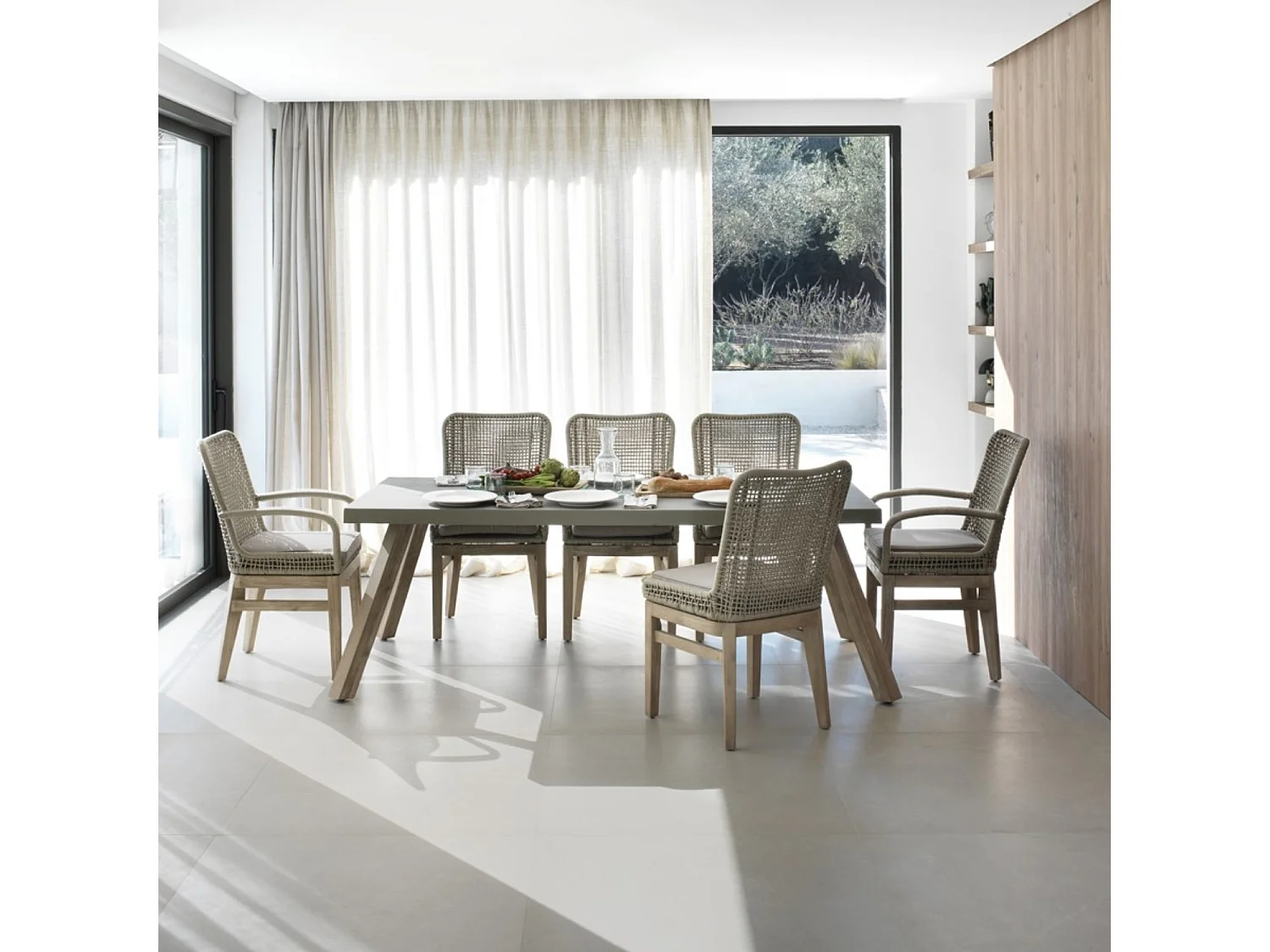 Lote de 4 sillones de acacia con trenzado de cuerda y cojines color topo