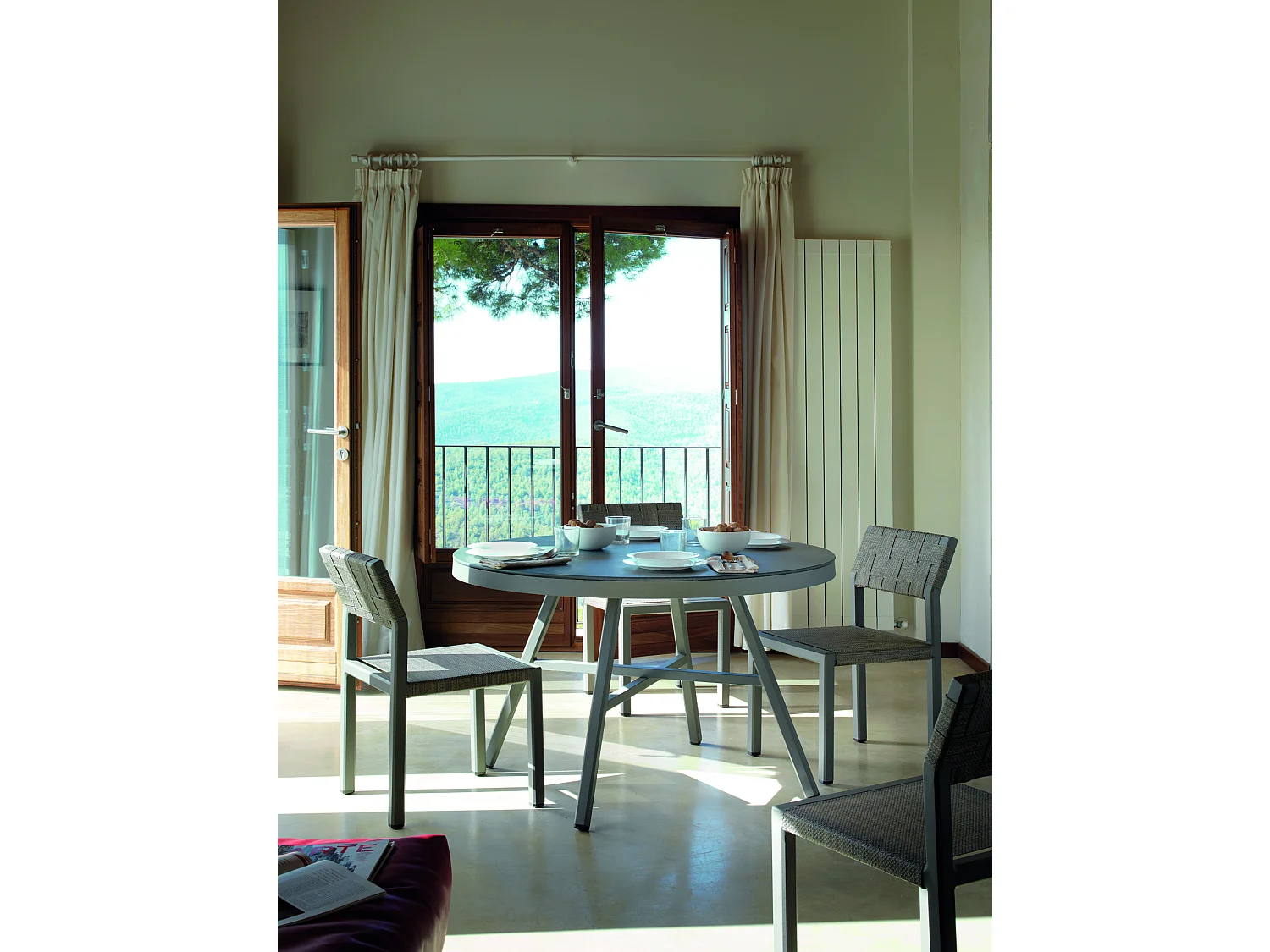 Lot de 4 chaises en aluminium et fibre Fifertex taupe avec coussin noir