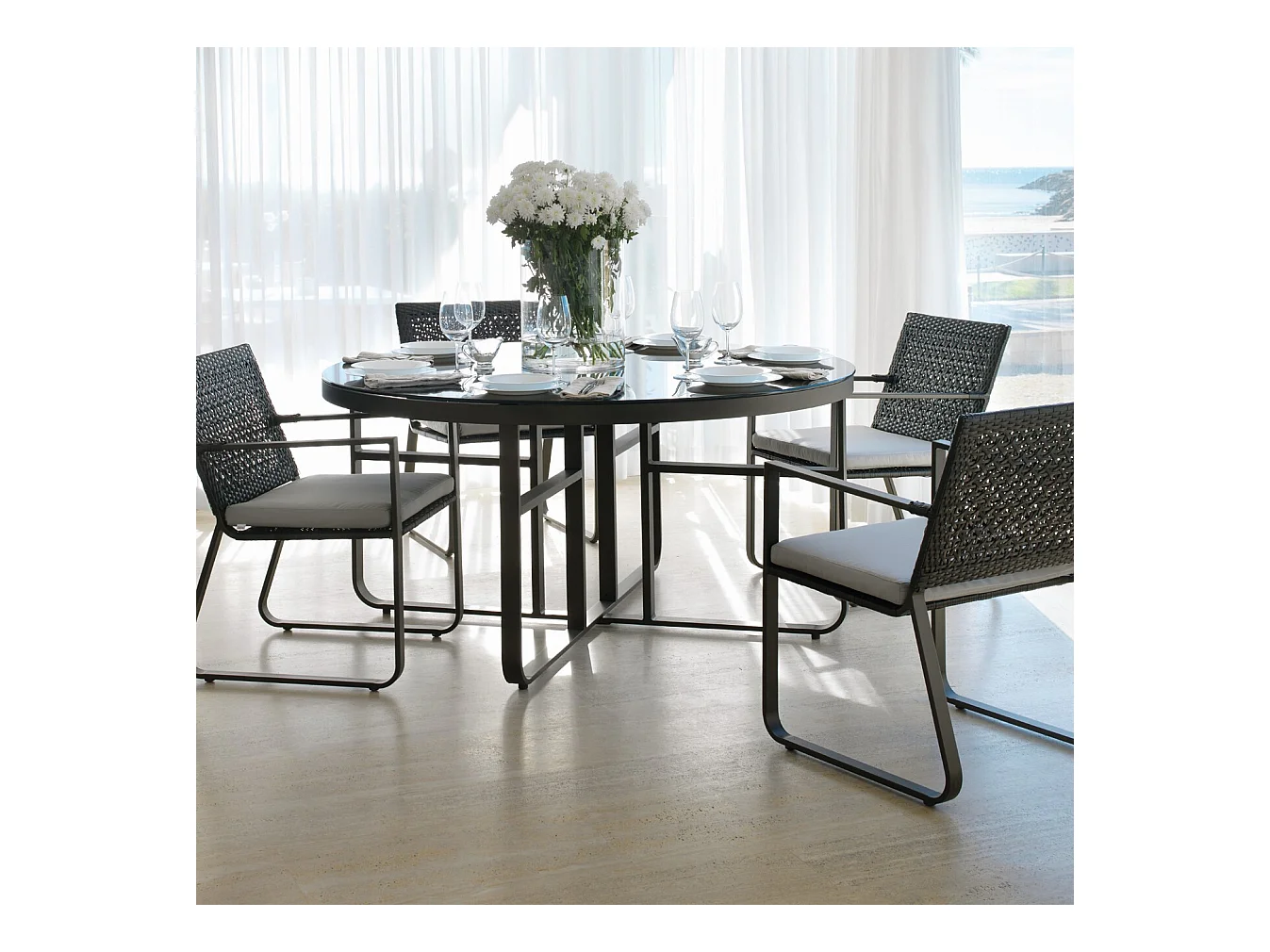 Lot de 4 fauteuils en aluminium et fibre marron avec coussin gris