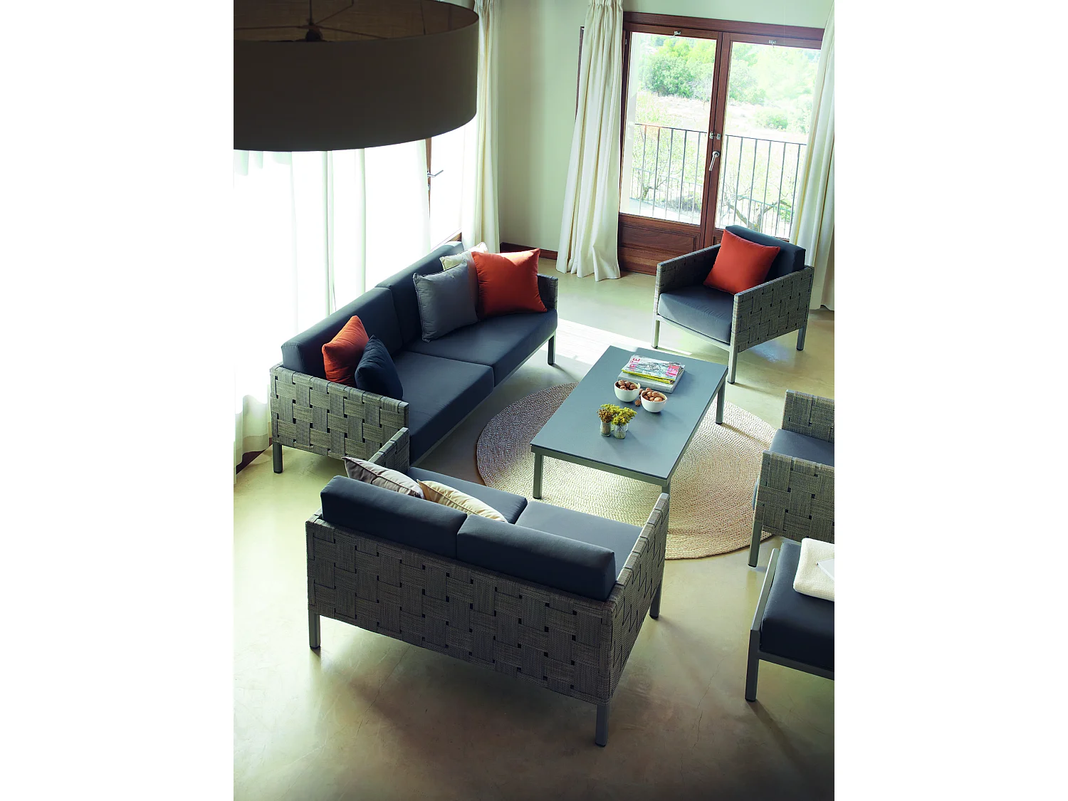 3-Sitzer-Sofa aus Aluminium und taupefarbenem Fifertex-Gewebe