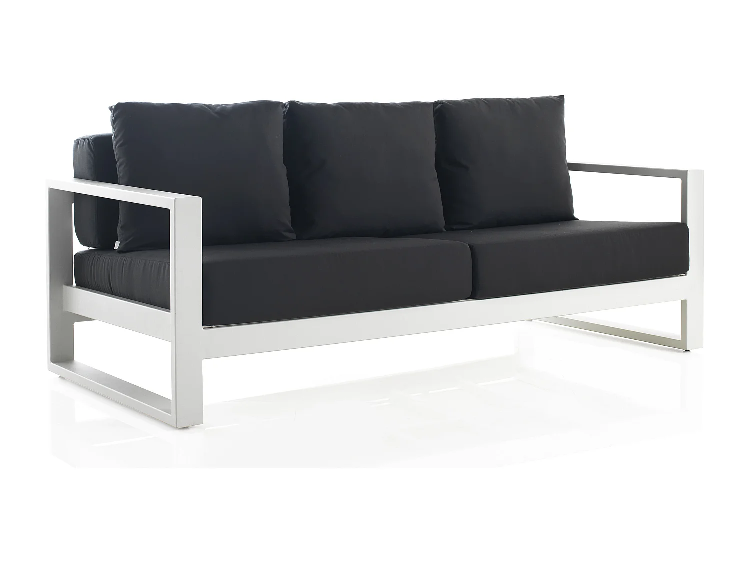 Sofá de aluminio blanco con cojines negros