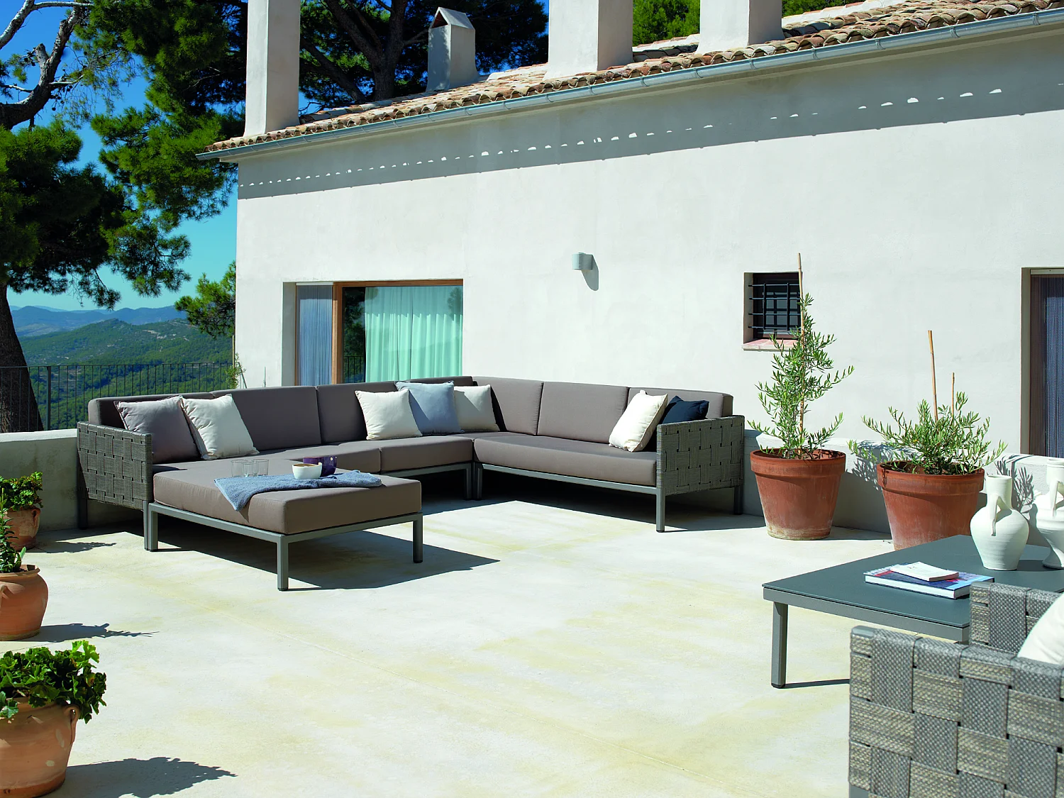 Mesa de centro de aluminio color topo y cristal templado efecto piedra 70x130 cm