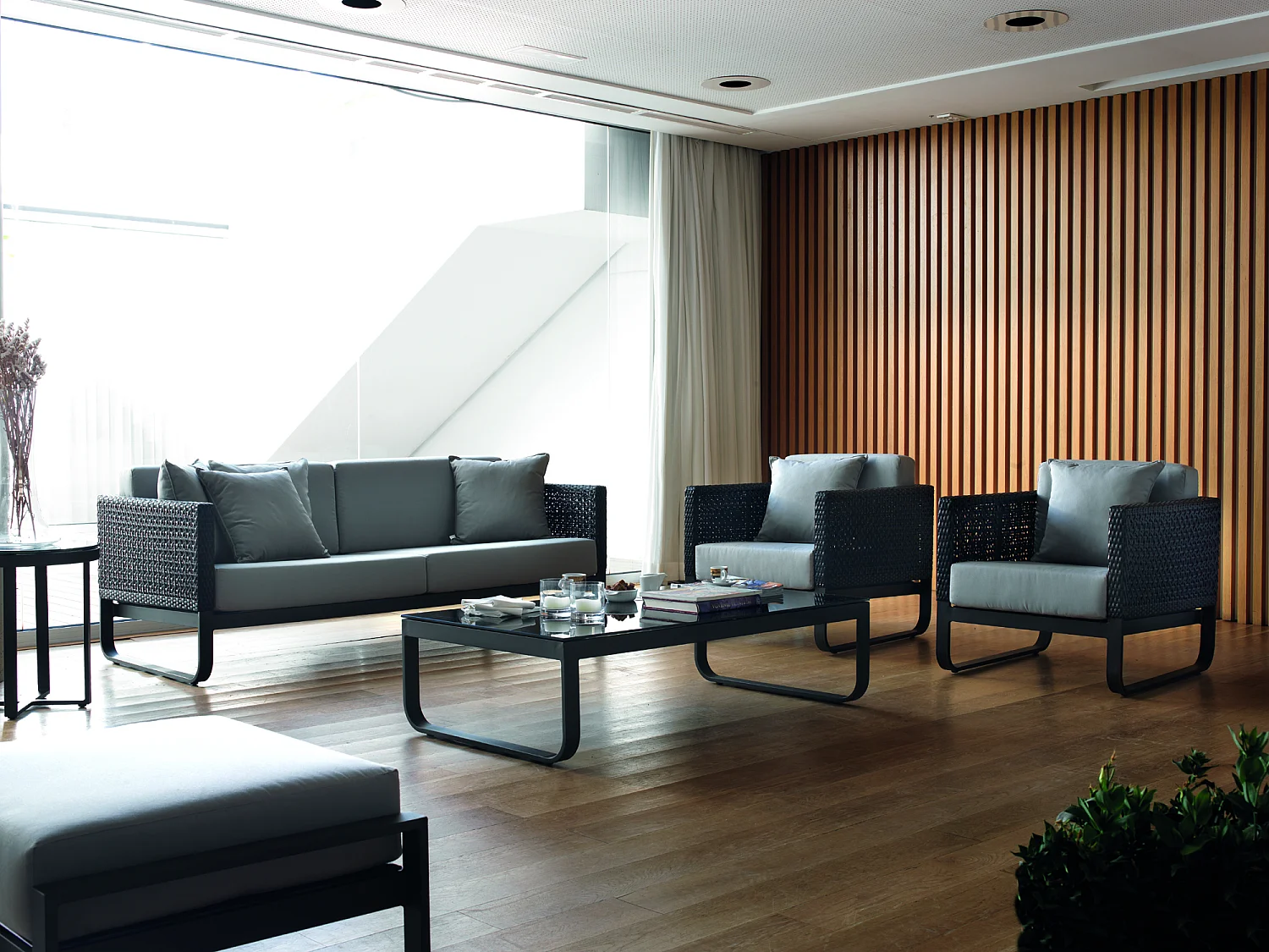 Mesa de centro de aluminio marrón y cristal templado negro 130x73 cm