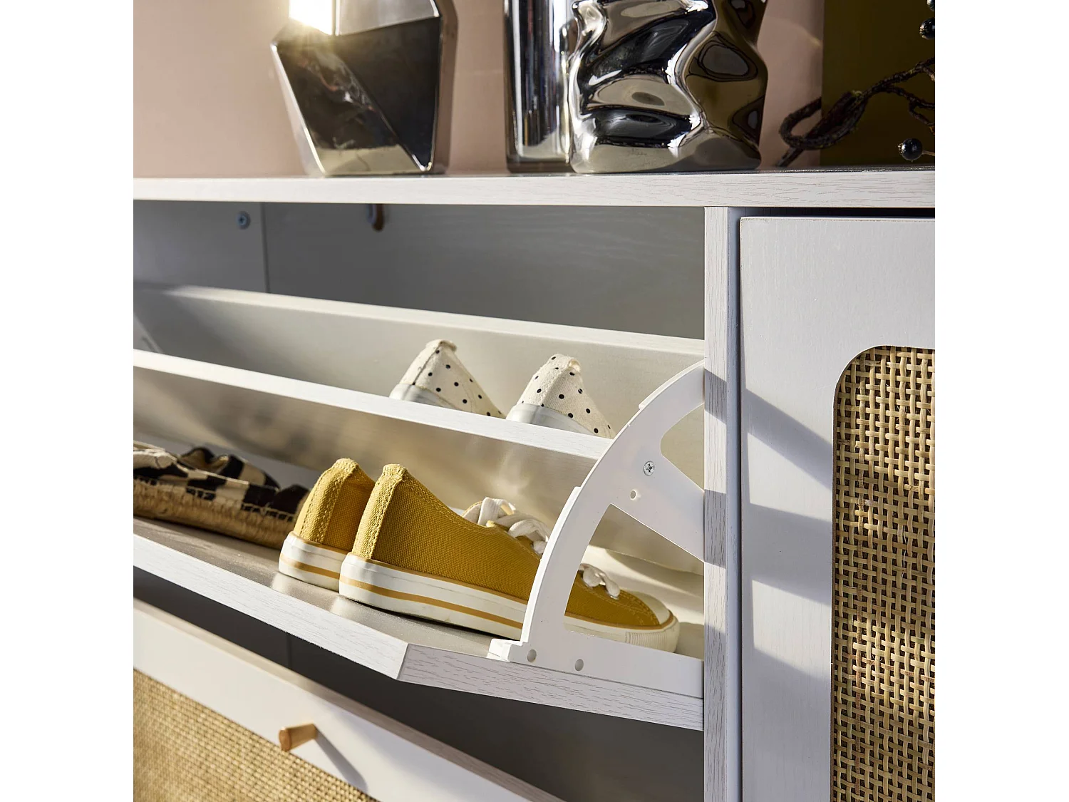 Mueble para zapatos de caña con 3 cajones blanco roto