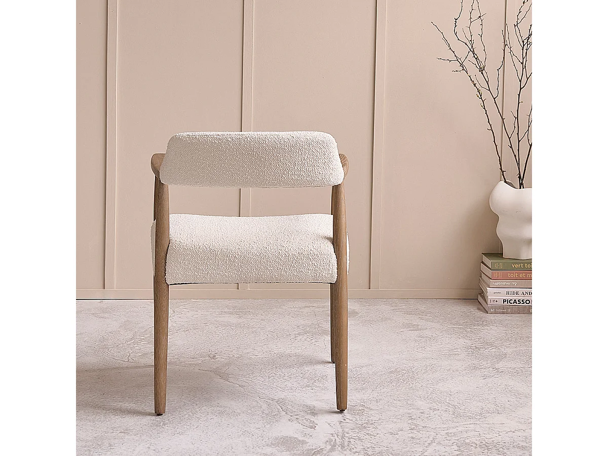 Sedia in rovere massello e tessuto bouclé