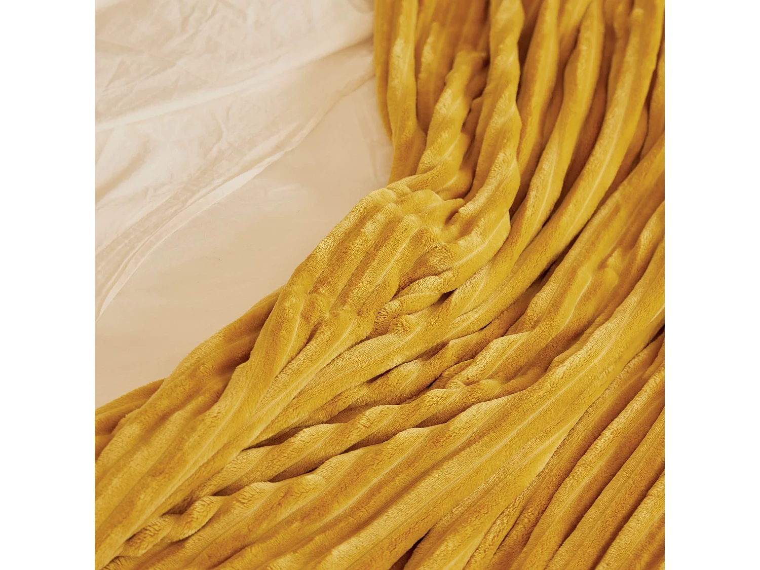 Couverture polaire à effet côtelé 3D