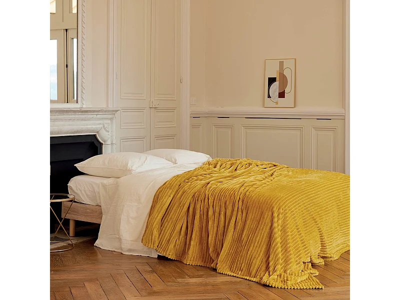 Fleece-Decke mit 3D-Rippeneffekt