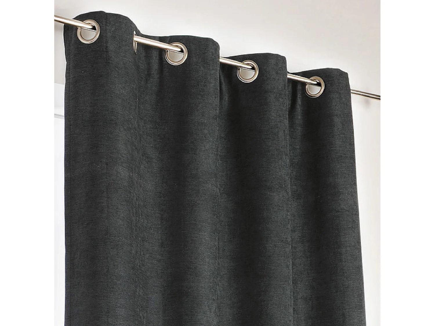Cortina con Ojetes Aislante y Repelente al Agua Efecto Terciopelo