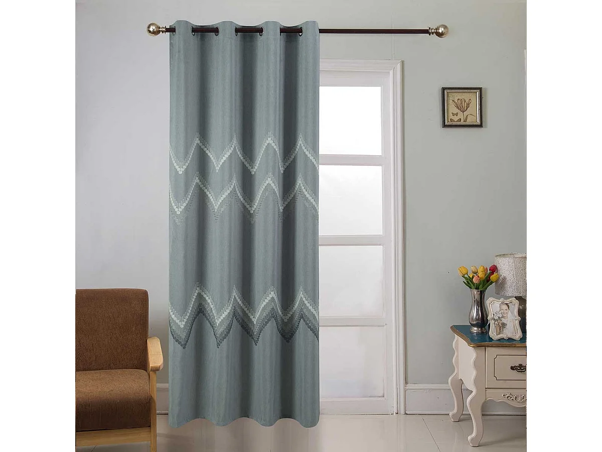 Cortina oscureciente con cheurones ribeteados 140 x 260 cm