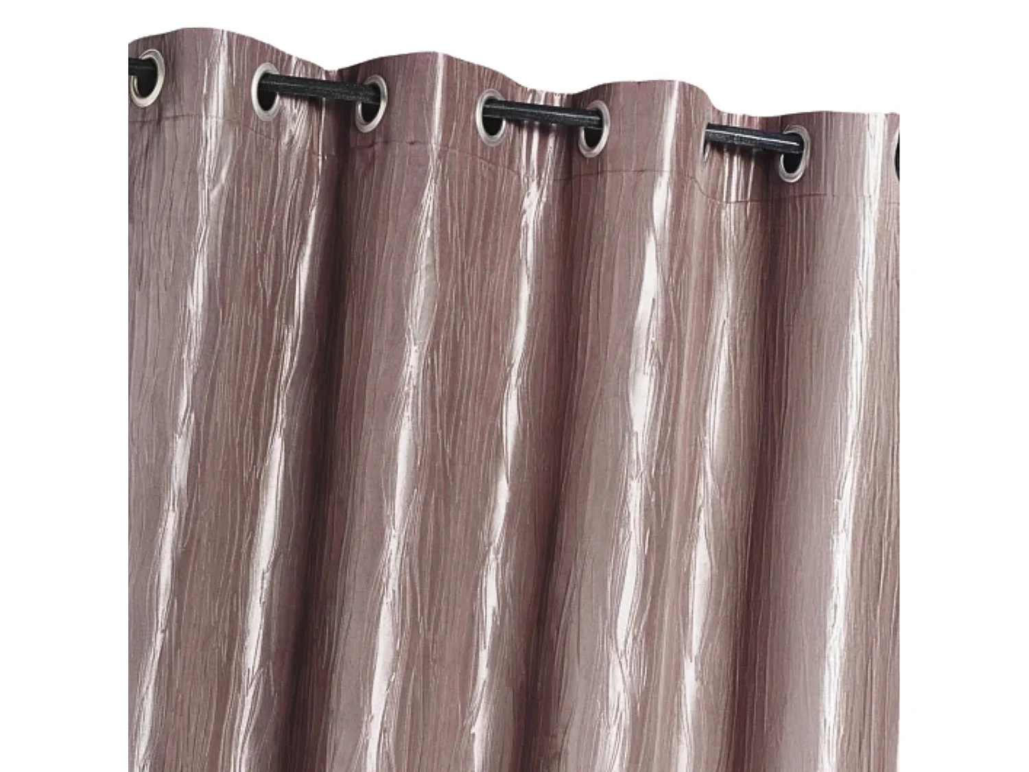 Seidentaftvorhang zerknittert