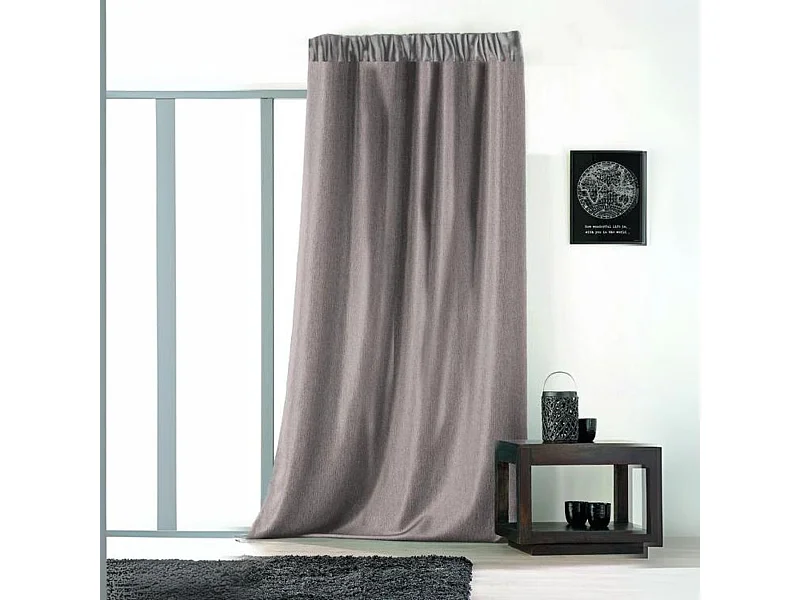 Cortina lisa con galón fruncido