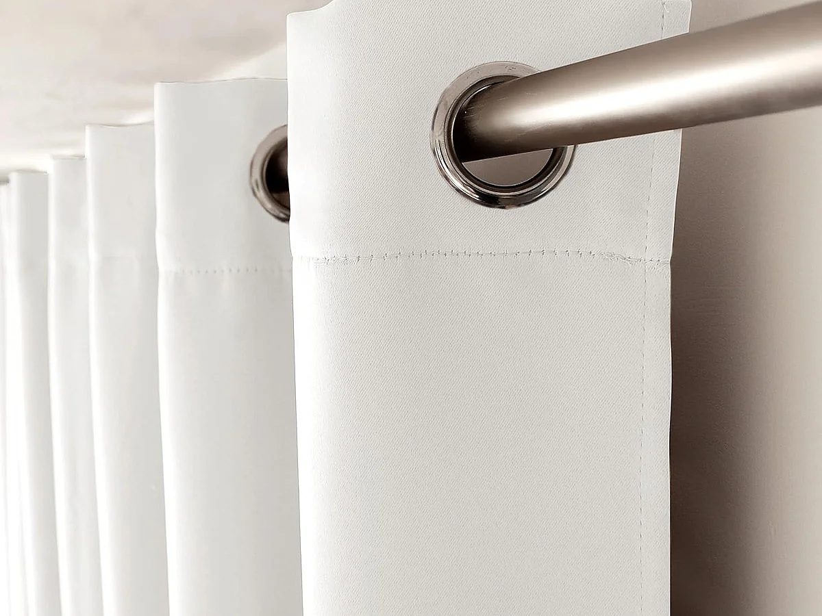 Cortina ocultante unida con 8 ollaos 140 x 240 cm