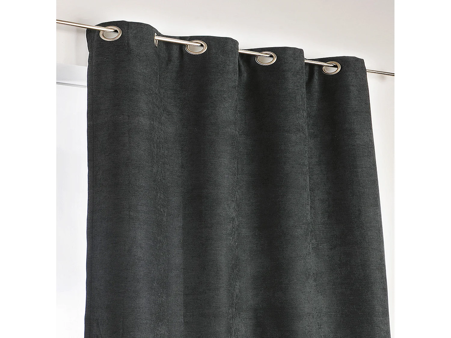 Cortina Alaska aislante y 100% opaca