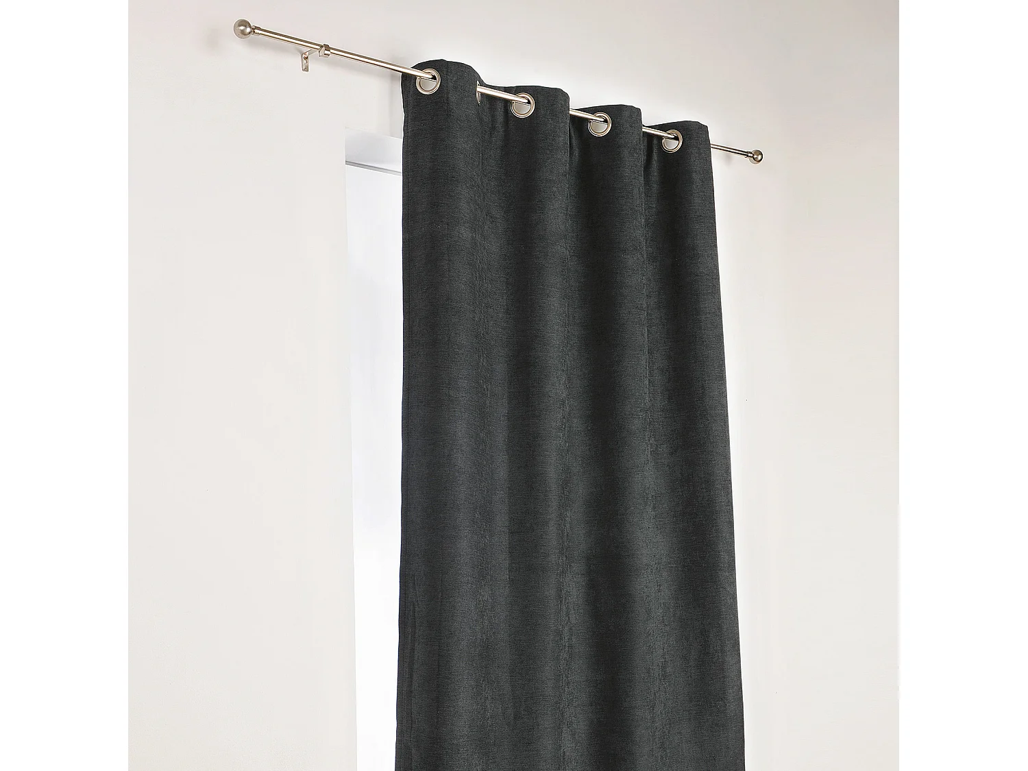 Cortina Alaska aislante y 100% opaca