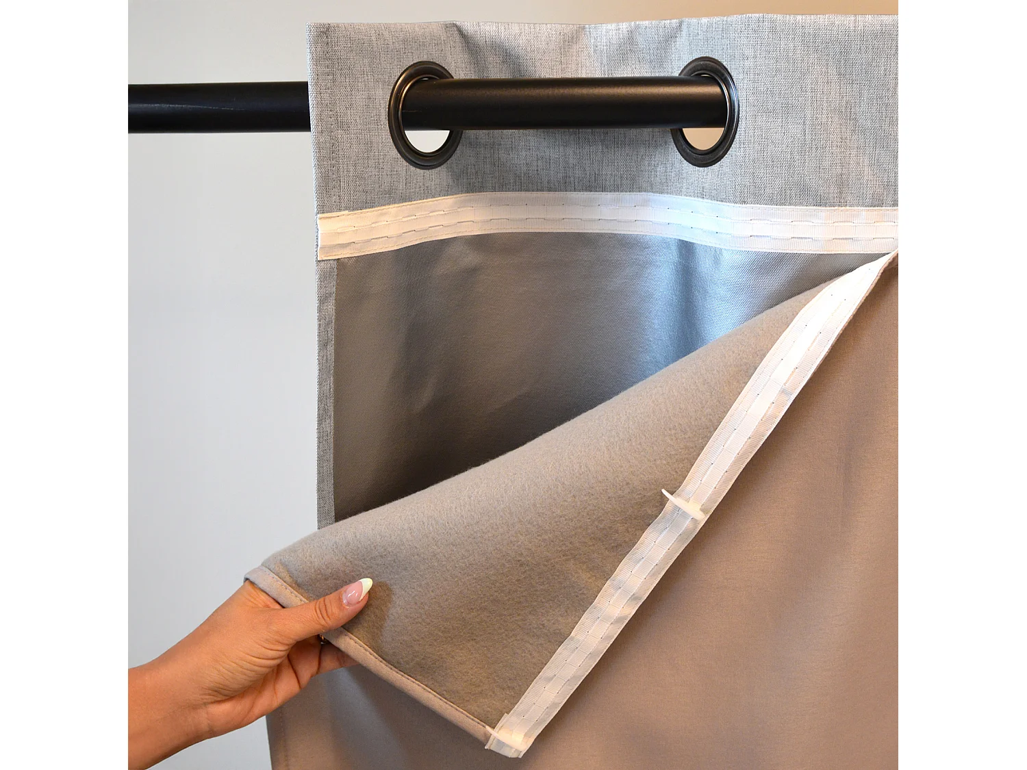 Cortina Opaca y Aislante Térmica Invierno/Verano